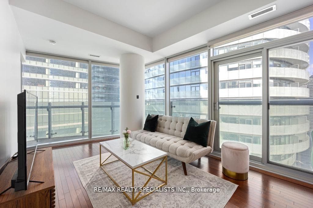 12 York Street Unit 3210 photo 6