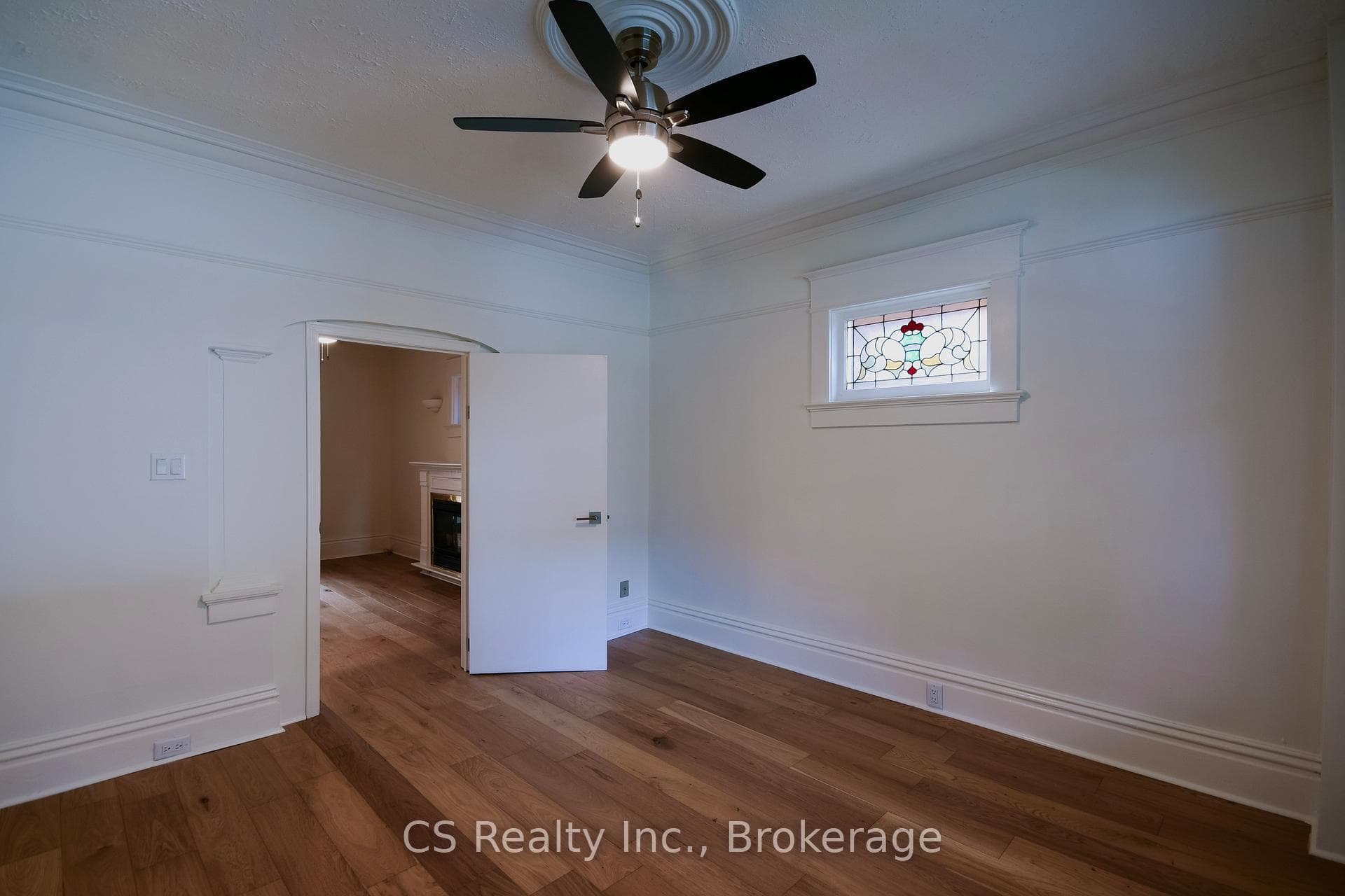 2133 Gerrard Street Unit 1 photo 9