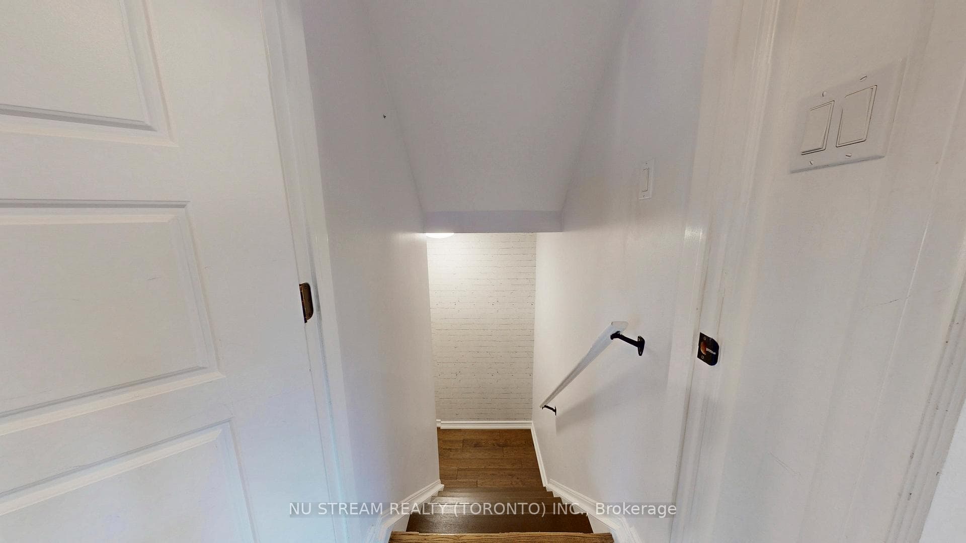 3926 Hazelridge Road photo 32