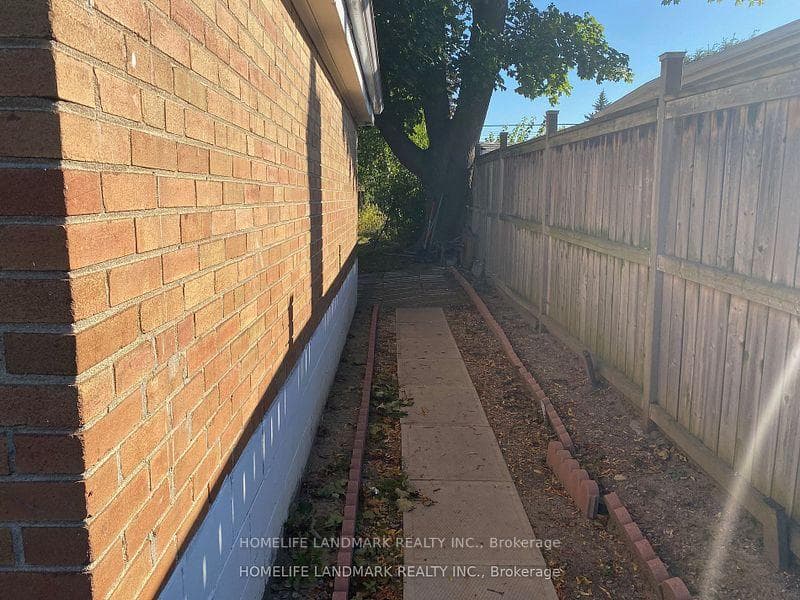 181 Searle Avenue Unit Bsmt photo 3