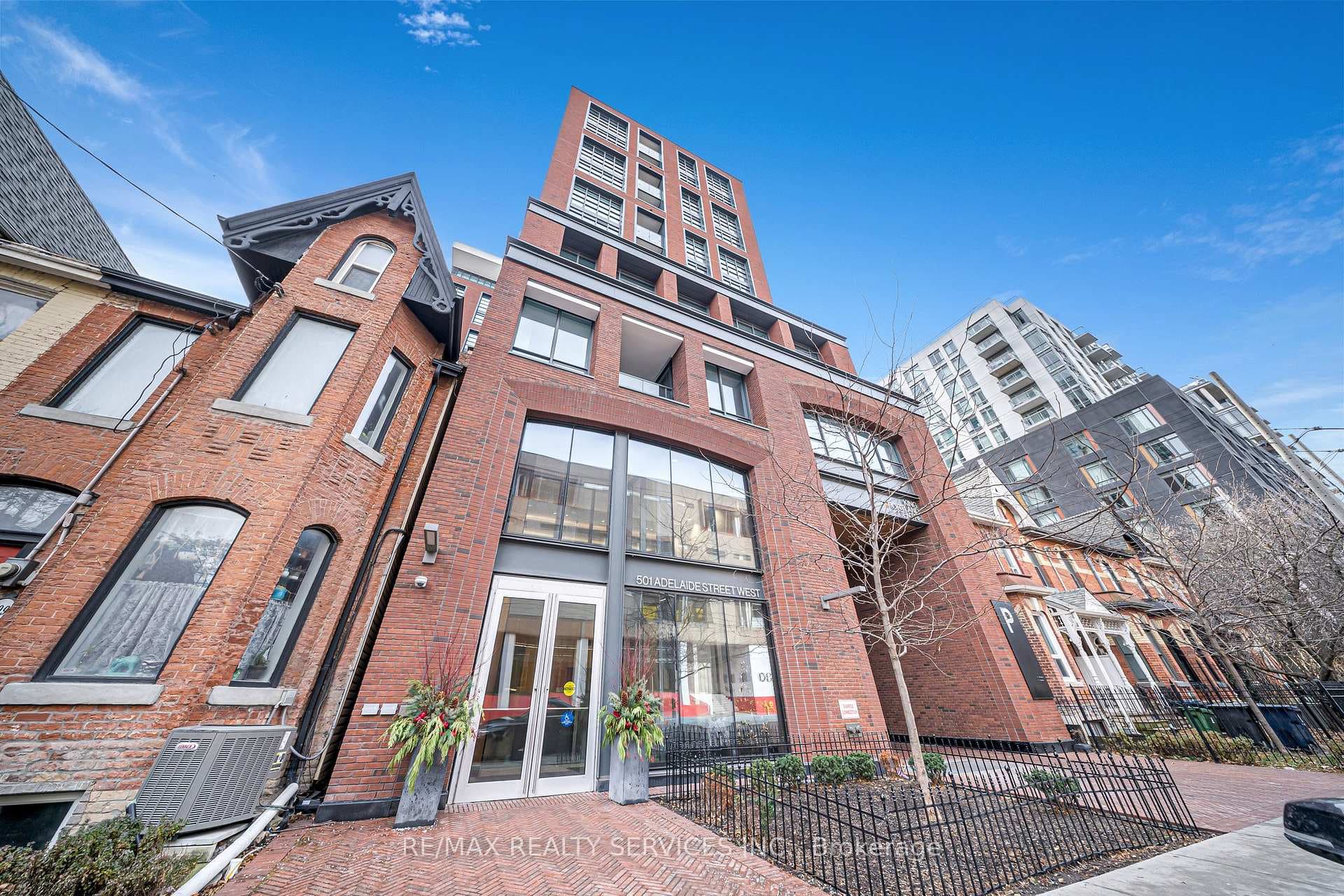 501 Adelaide Street Unit 1404 photo 1