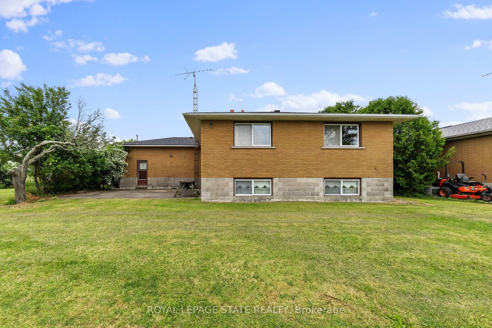 240 Mud Street photo 20