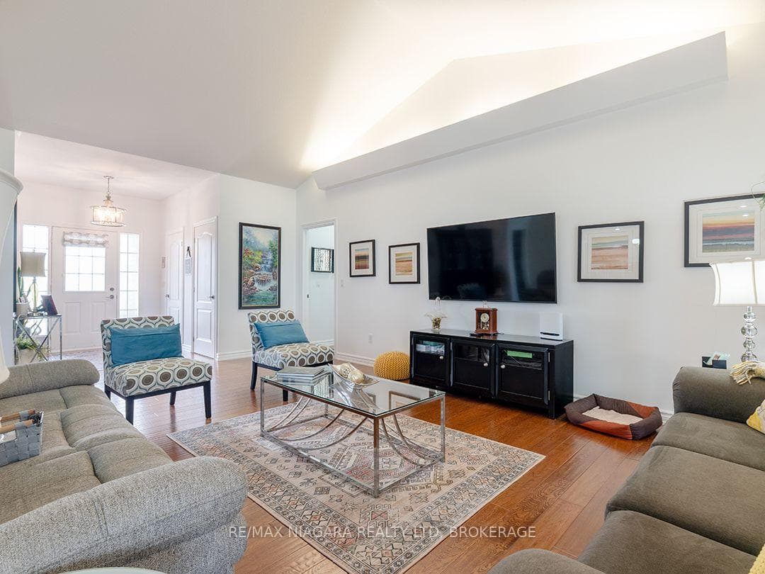 11004 Lakeshore Road photo 23
