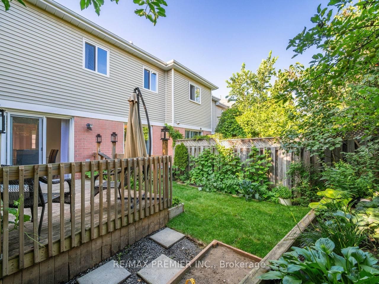 39 Ross Linton Drive photo 49