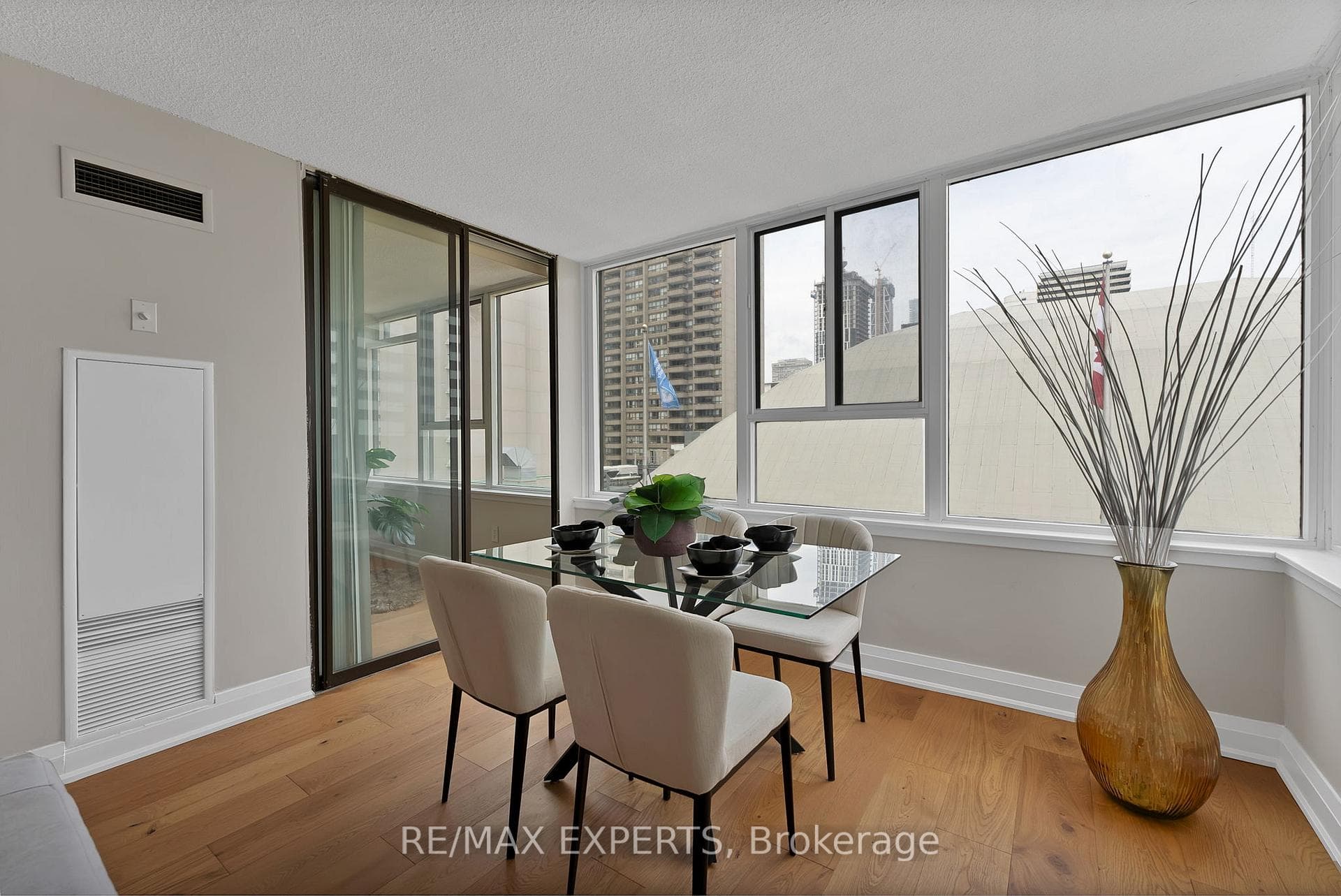 45 Carlton Street Unit 1114 photo 27