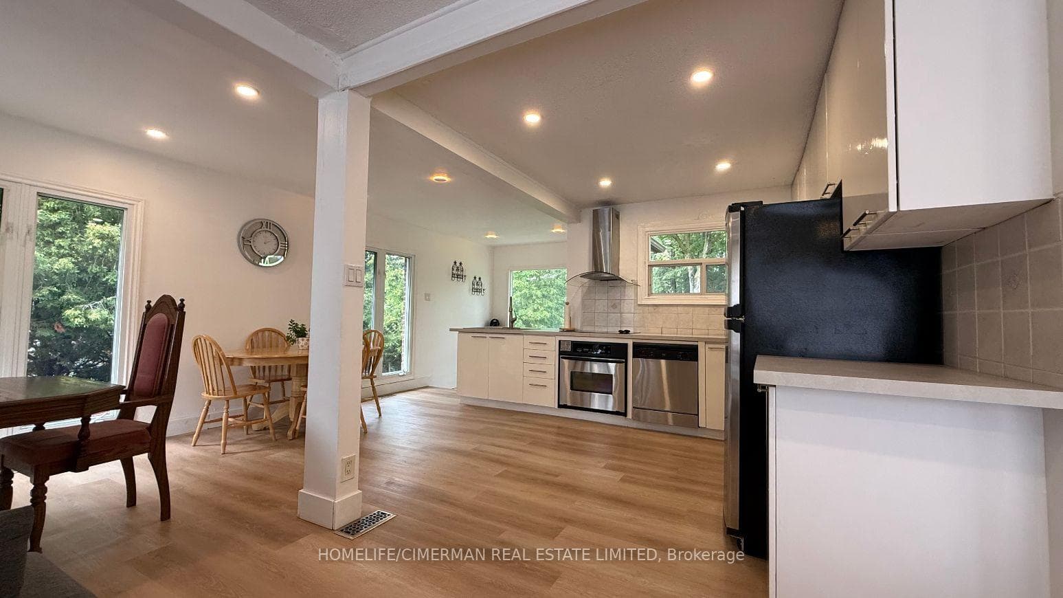 678 Trinity Street photo 9