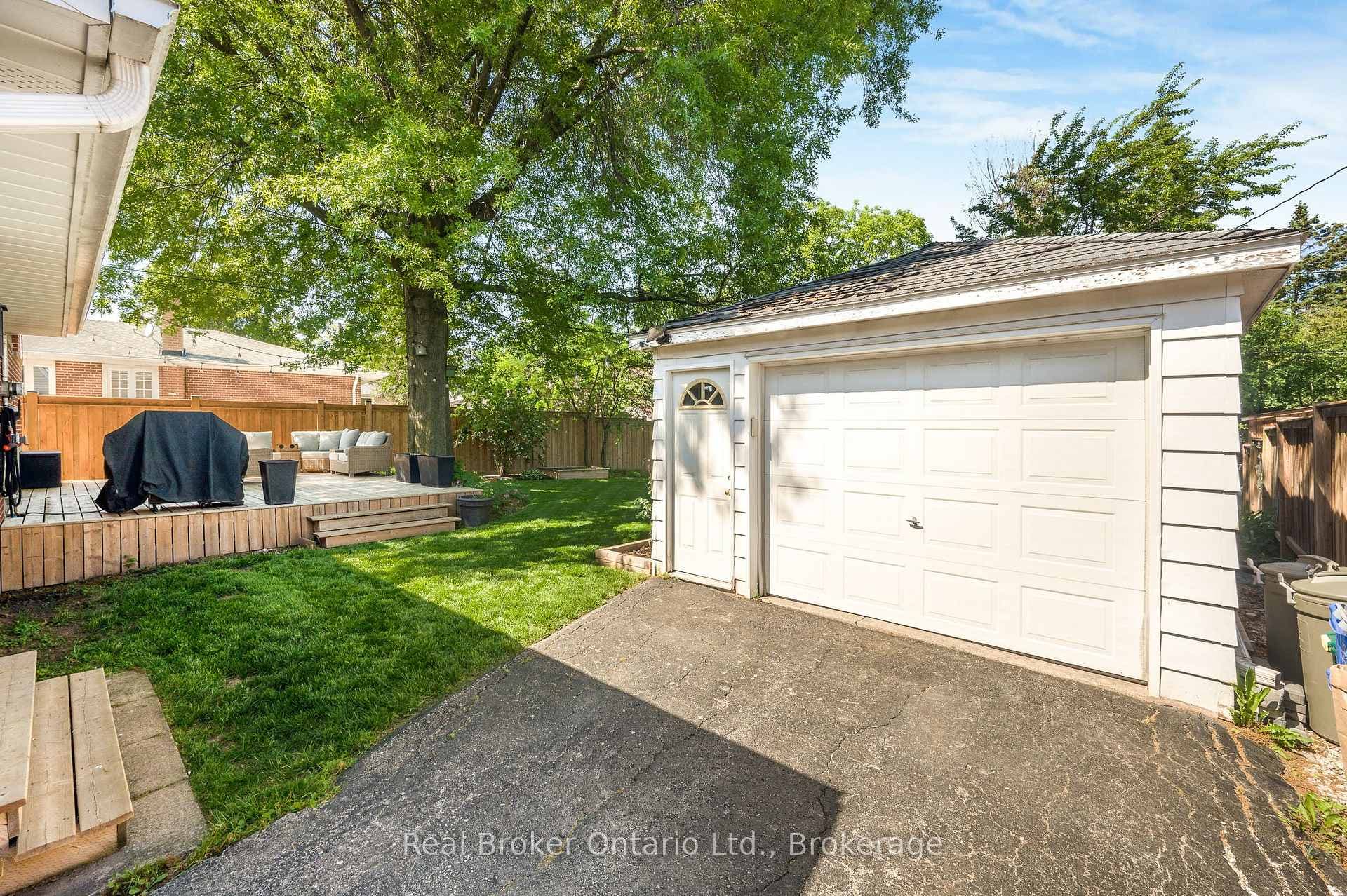 377 Duncombe Drive photo 27