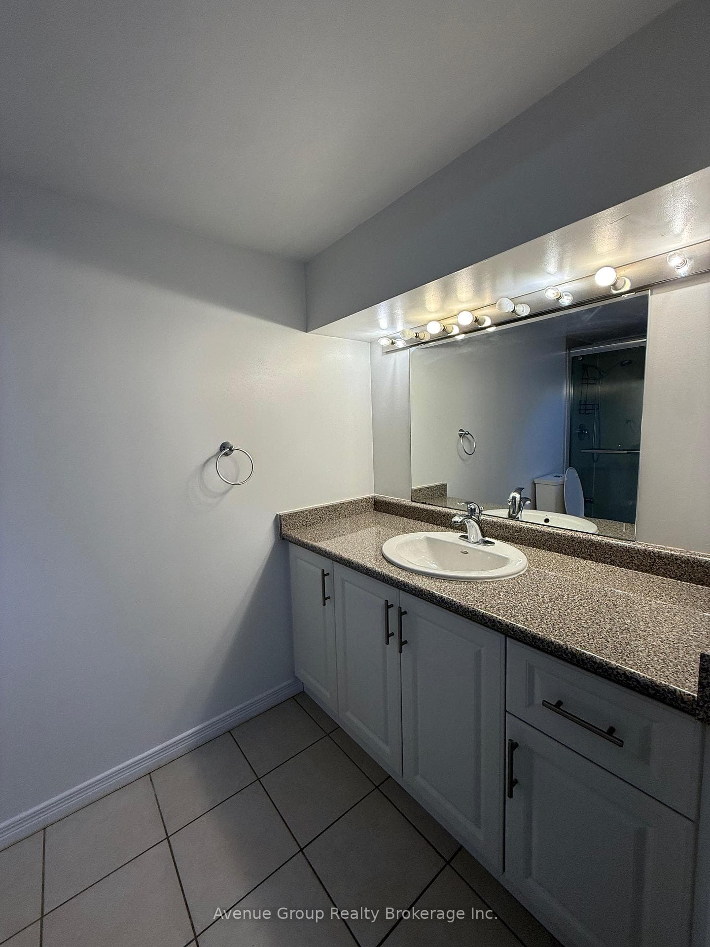 21 Bellbrook Road Unit Lower photo 9