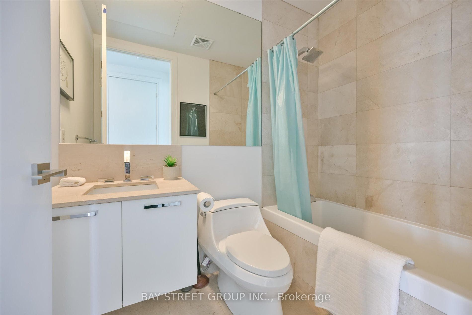 50 Charles Street Unit LPH4706 photo 24
