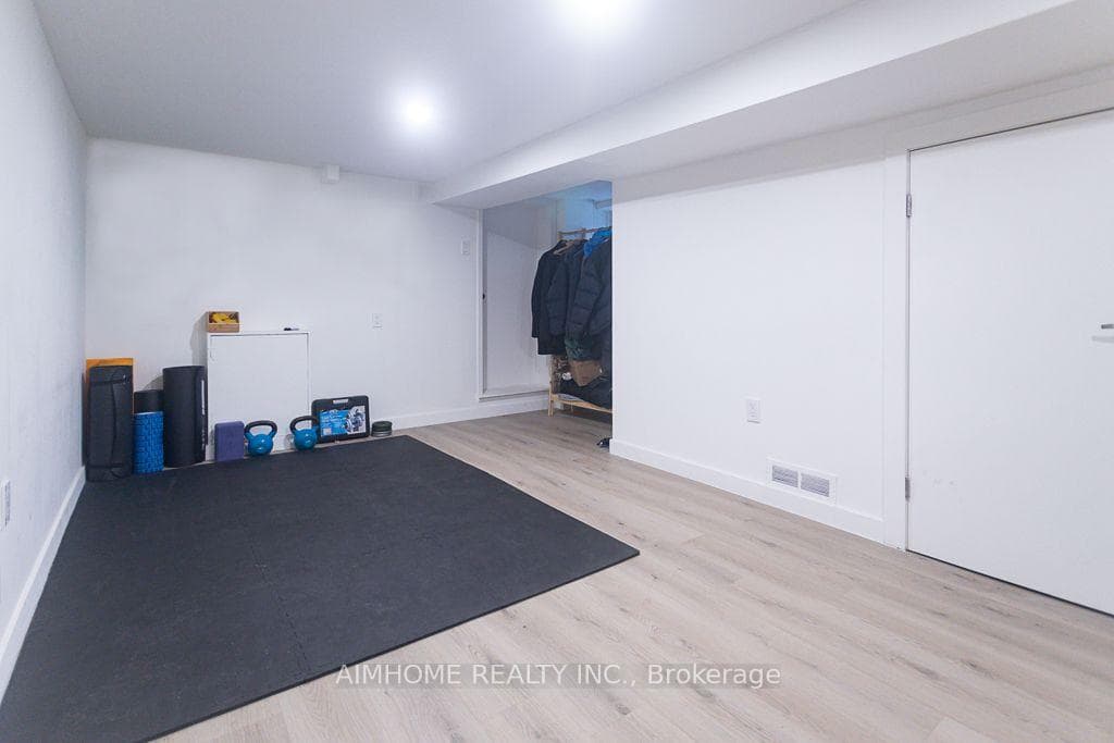 6 Macklem Avenue photo 24