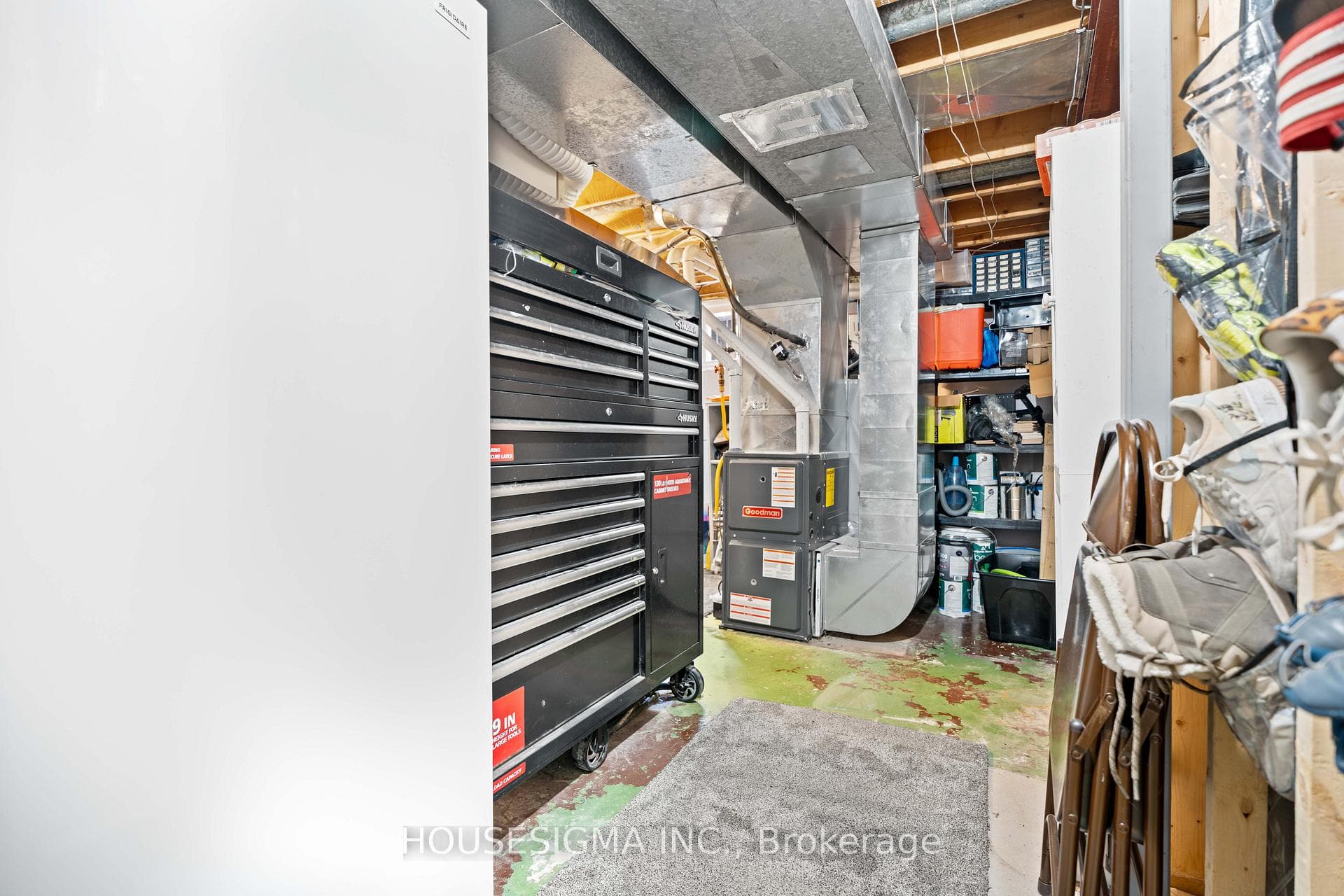 244 Burlington Street photo 28