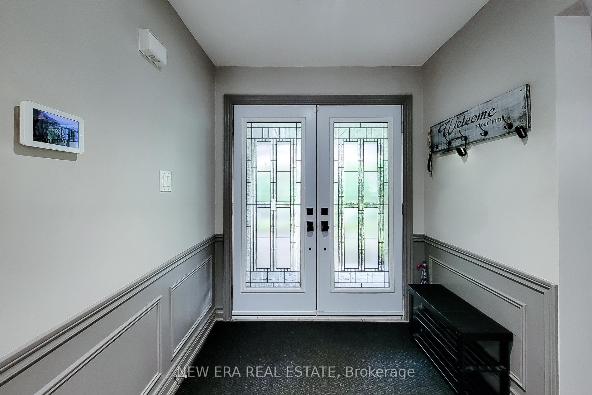 29 Woodside Square photo 11