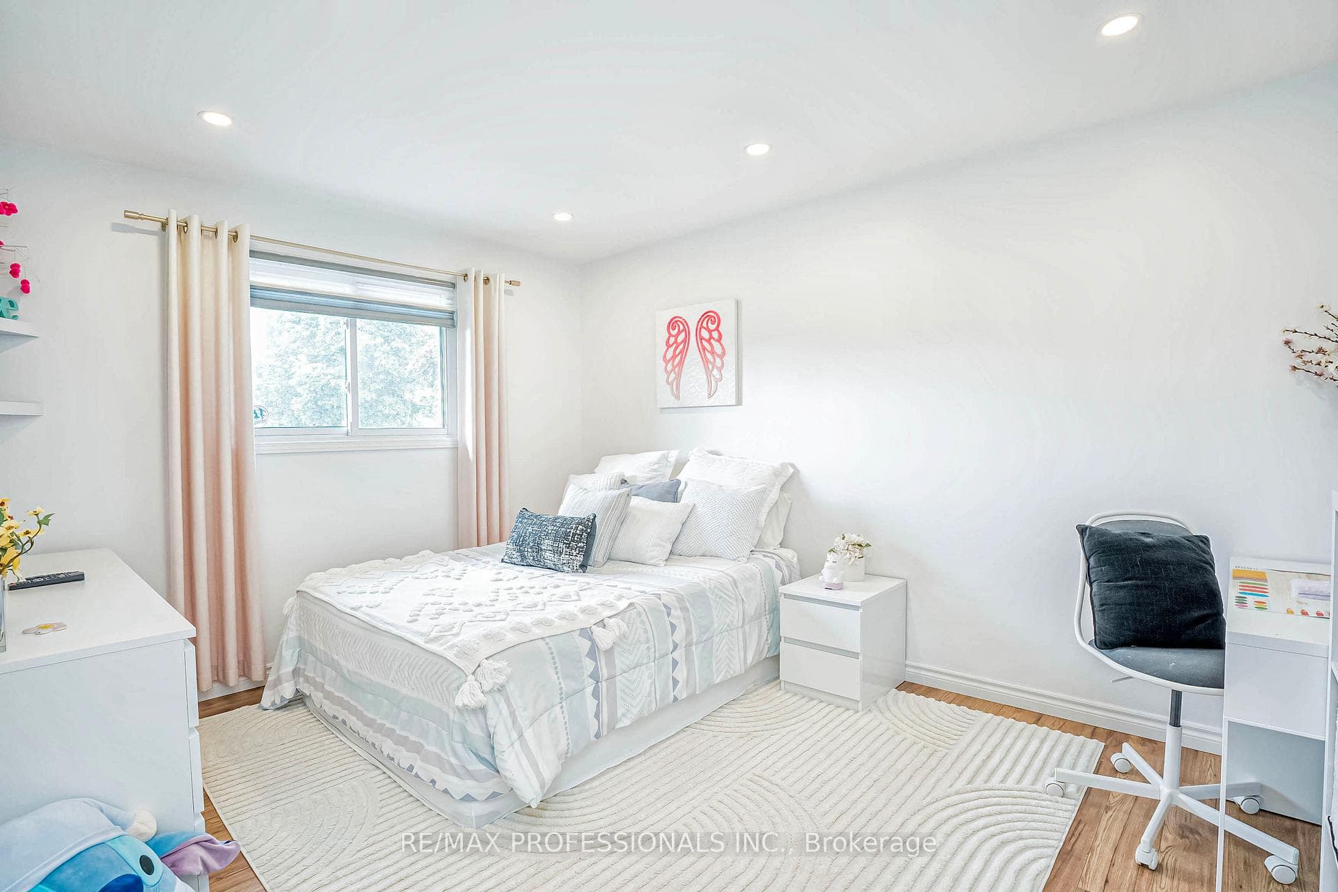 130 Dunsdon Street photo 32