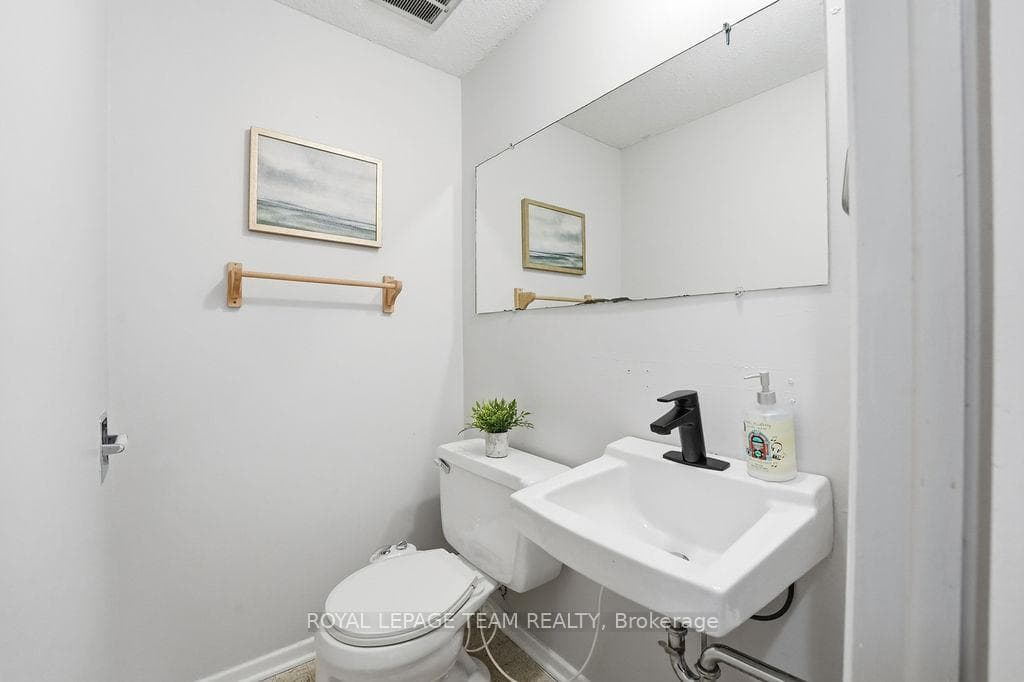 461 Moodie Drive Unit B photo 31