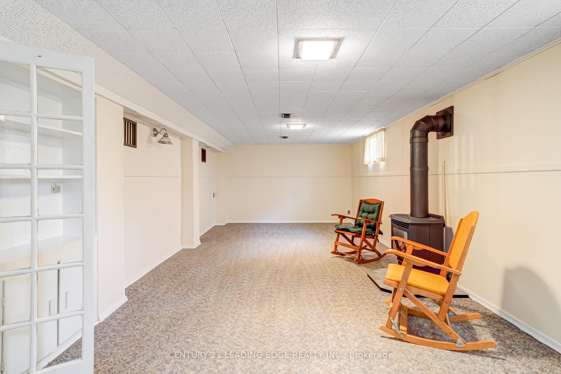 136 Lasalle Avenue photo 26