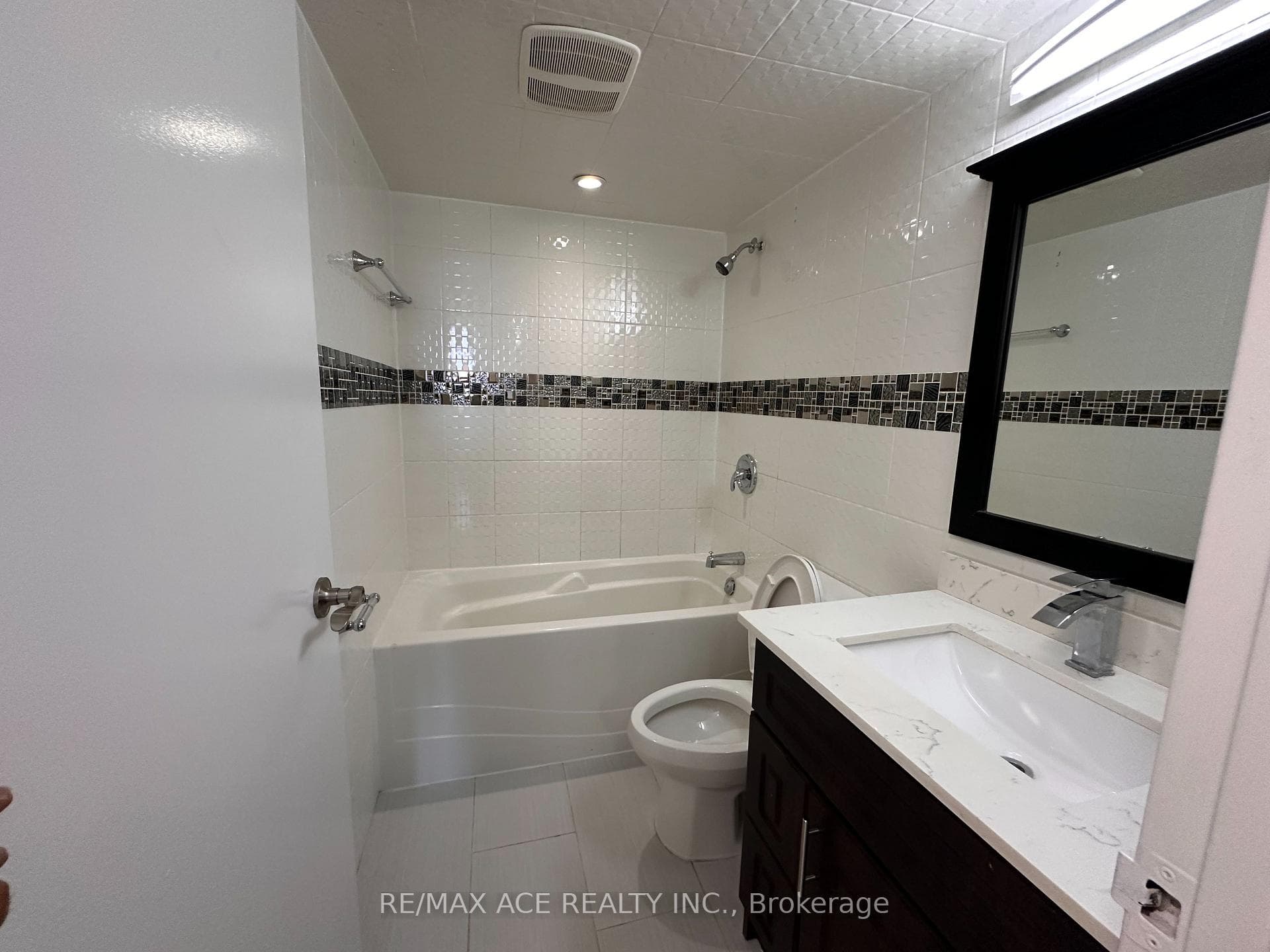 25 Sunrise Avenue Unit 506 photo 11