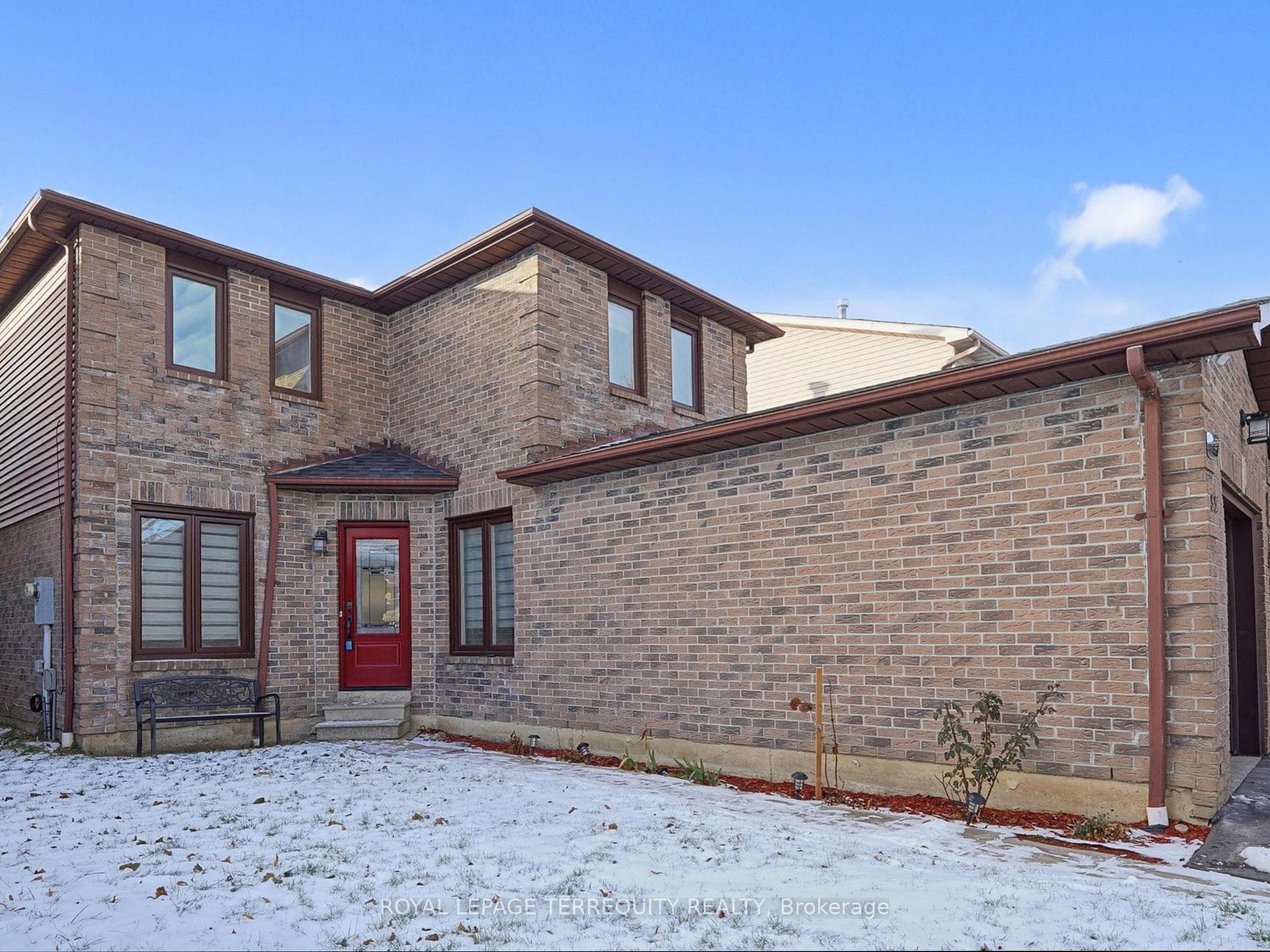52 Dobson Drive photo 2