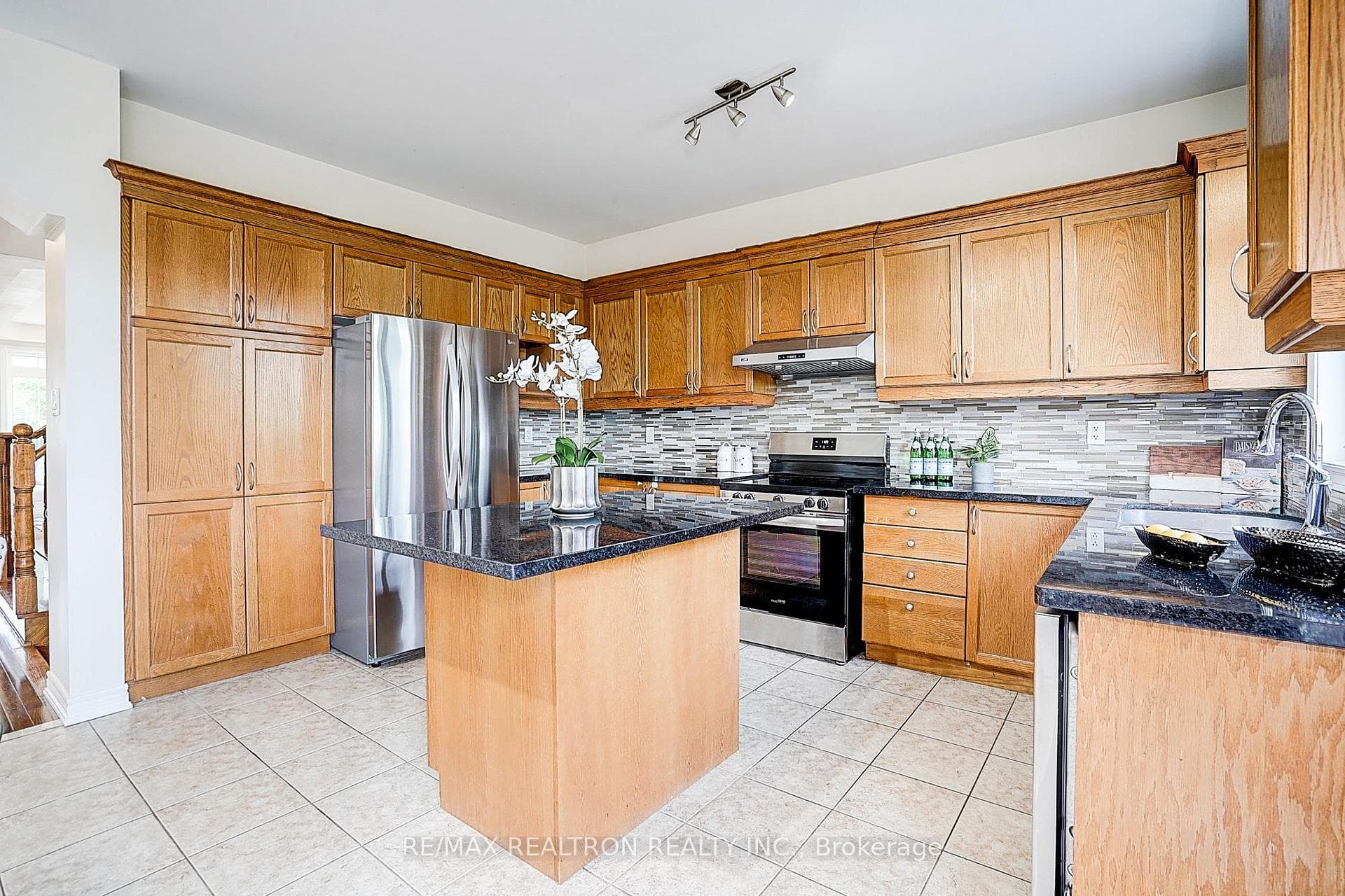 346 Autumn Hill Boulevard photo 20