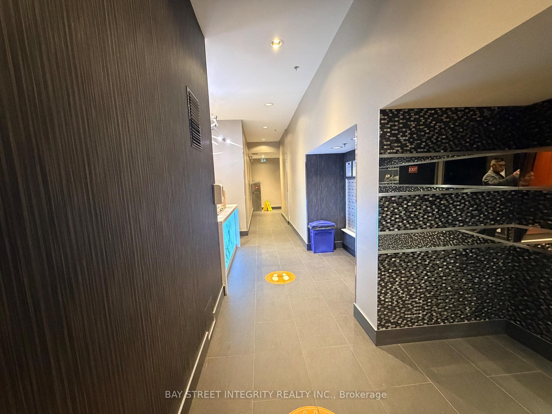 10 Willison Square Unit 209 photo 12