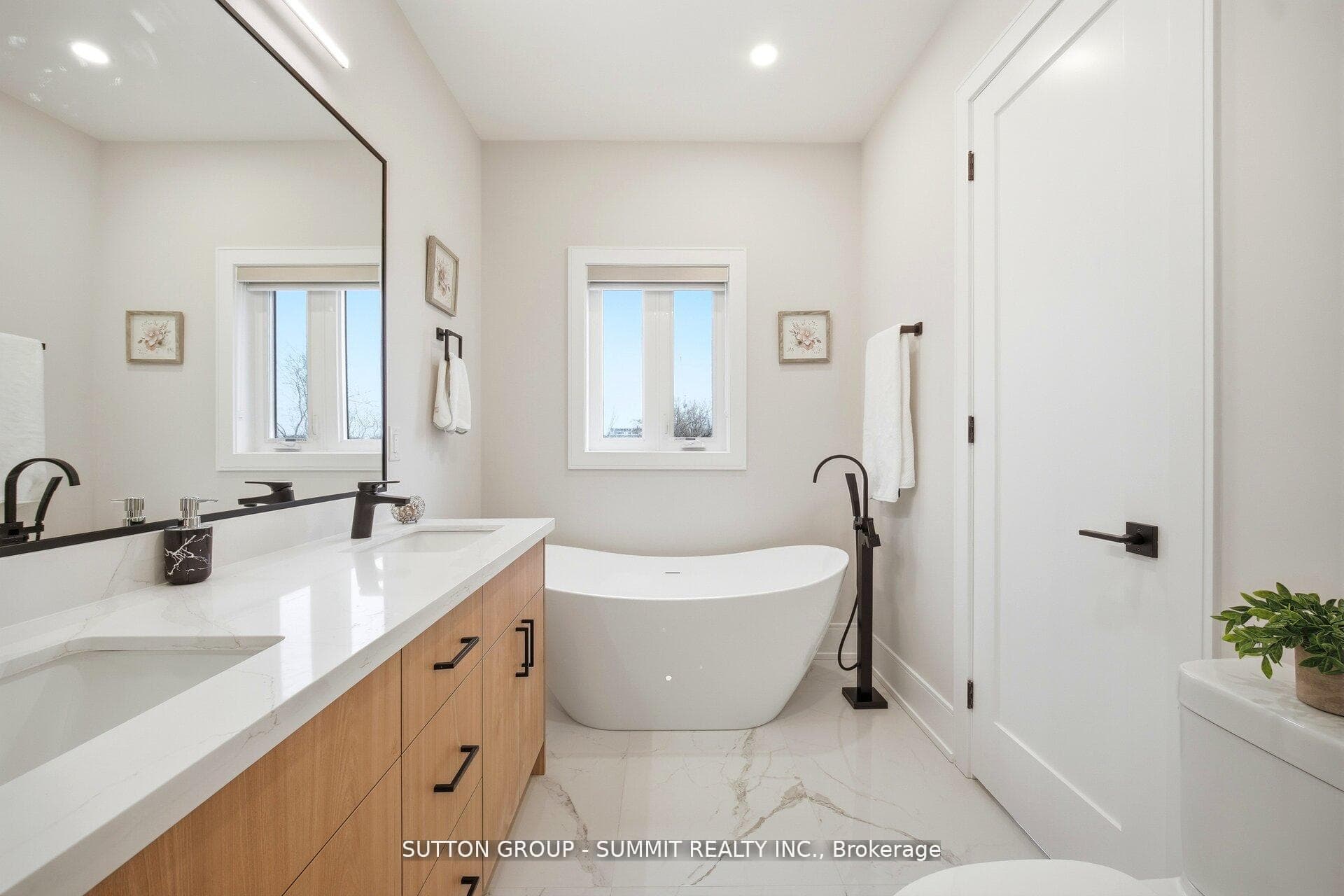 1228 Alexandra Avenue photo 30