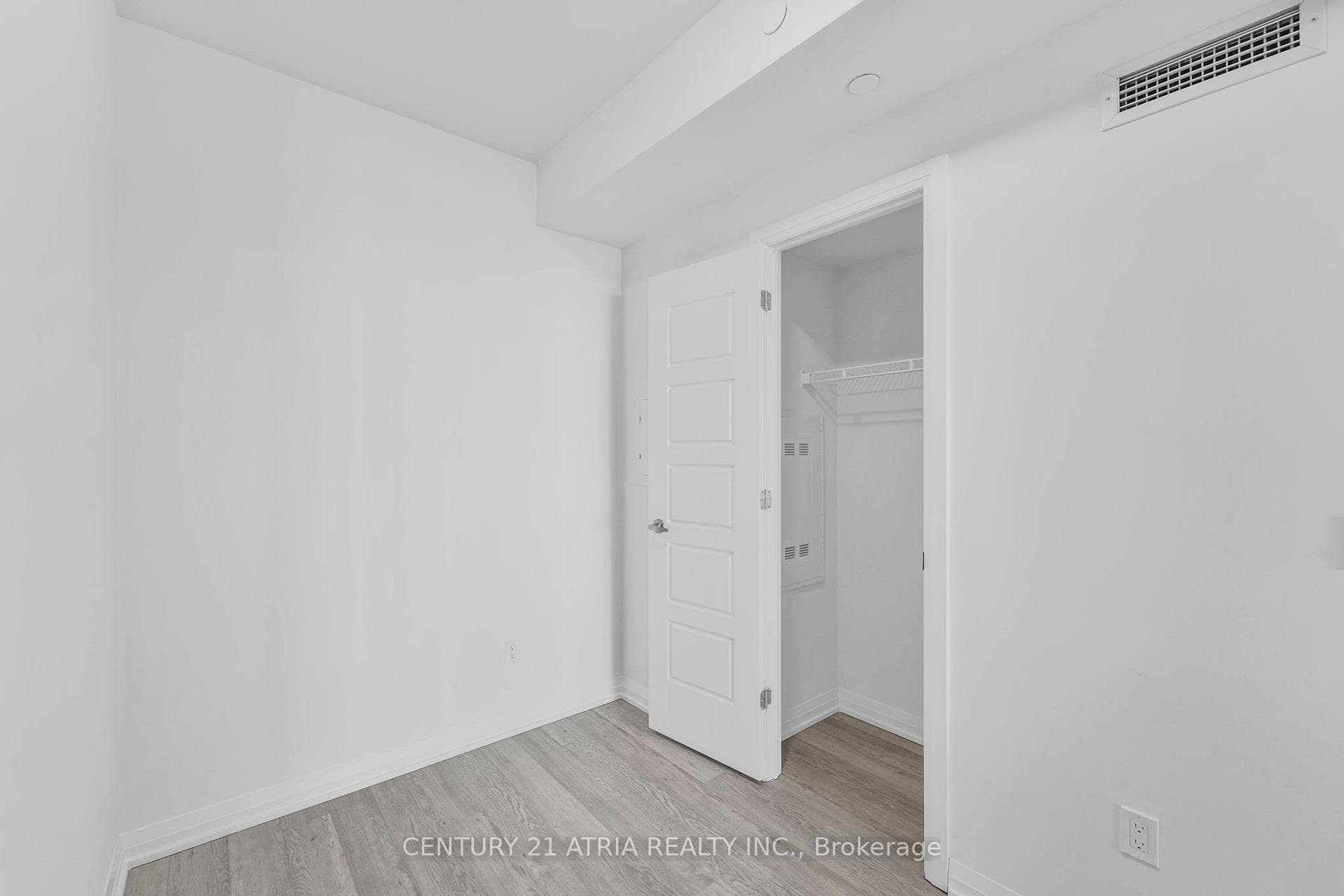 1415 Dundas Street Unit 510 photo 16