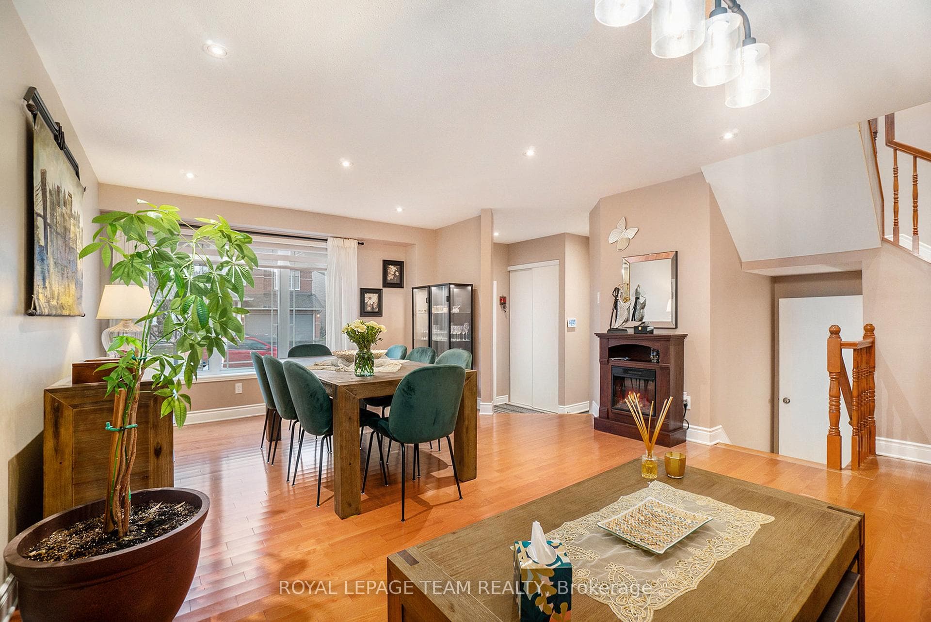 512 Clarington Avenue photo 6
