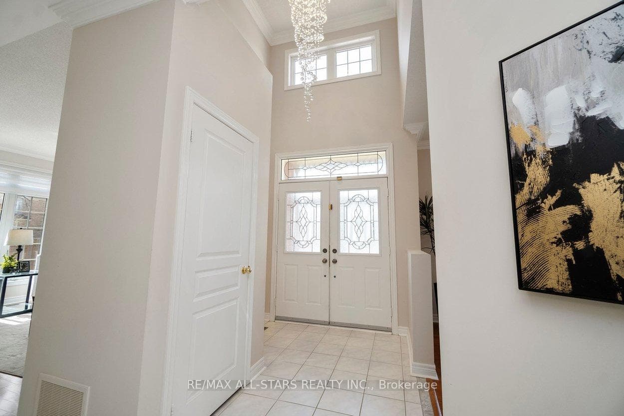 142 Saffron Street photo 5