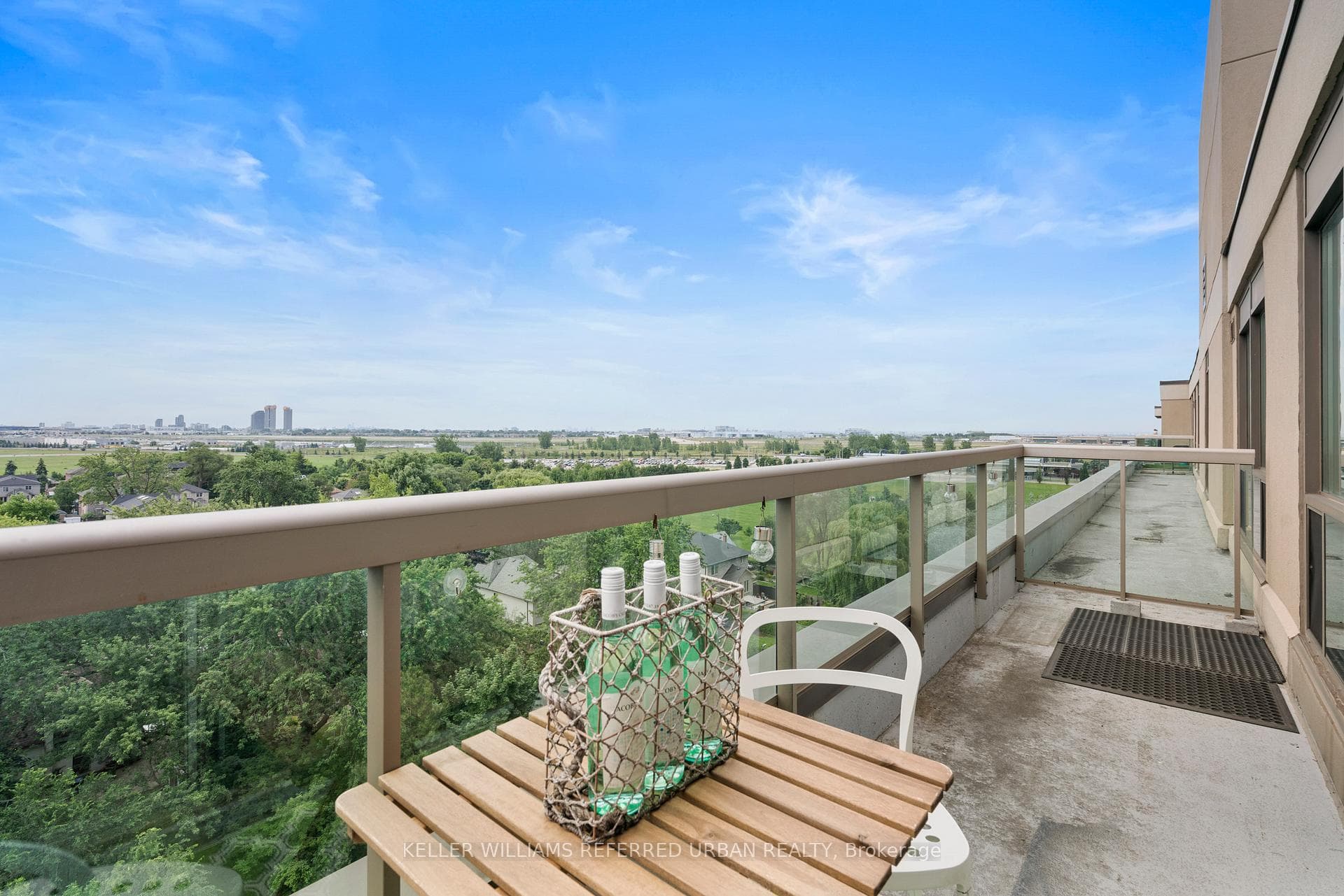 935 Sheppard Avenue Unit 906 photo 24