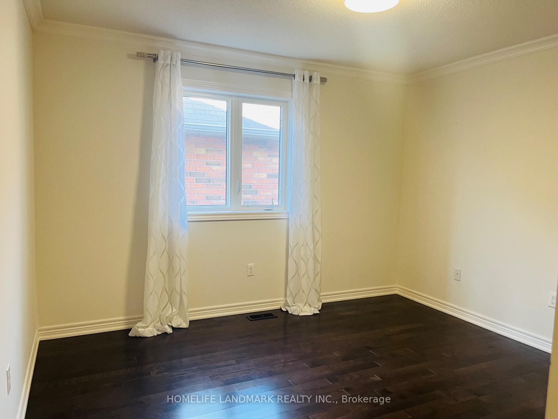 1205 Blencowe Crescent photo 20