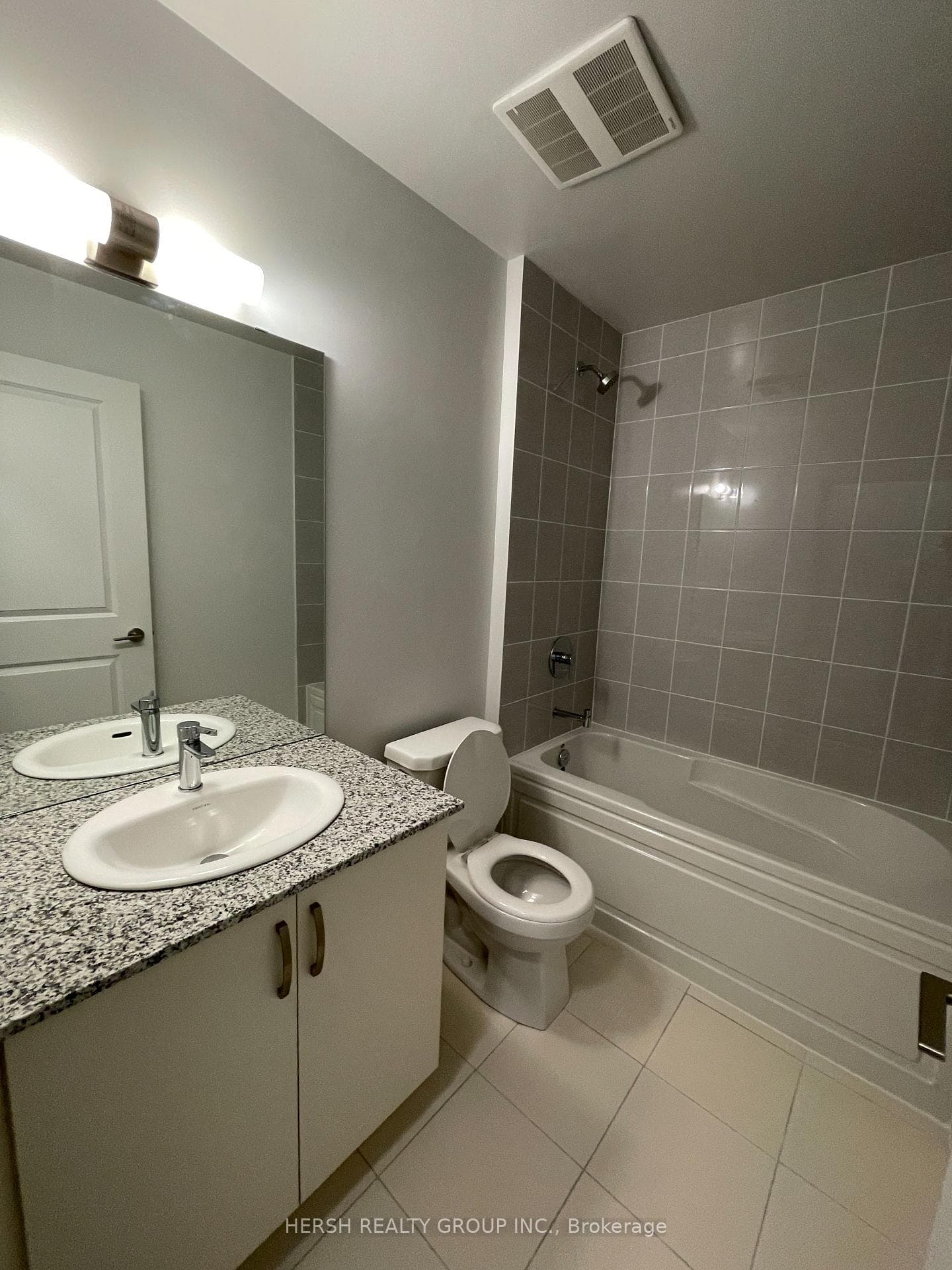 10 Meadowglen Place Unit 1002 photo 3