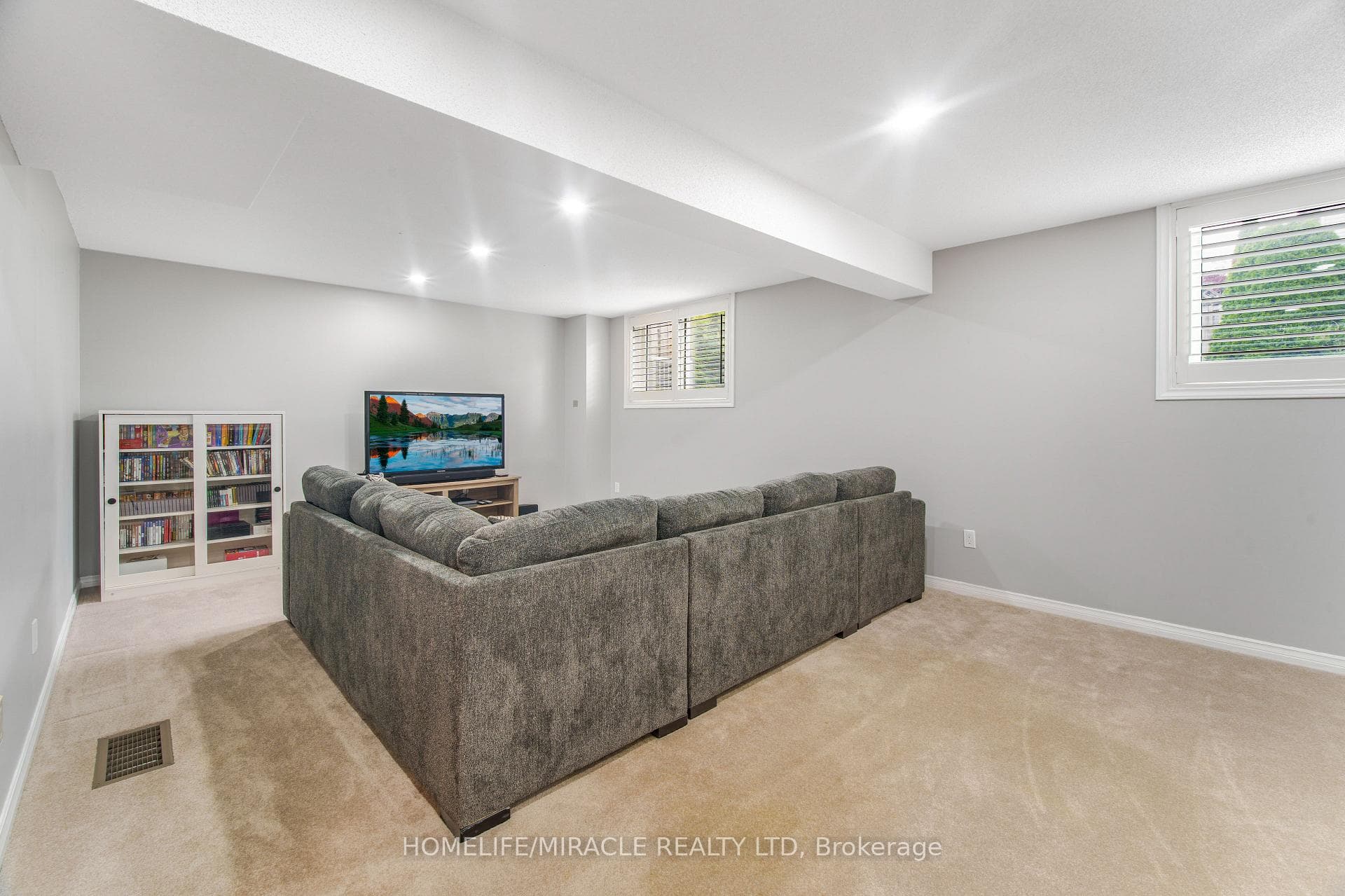 23 Millpond Place photo 35