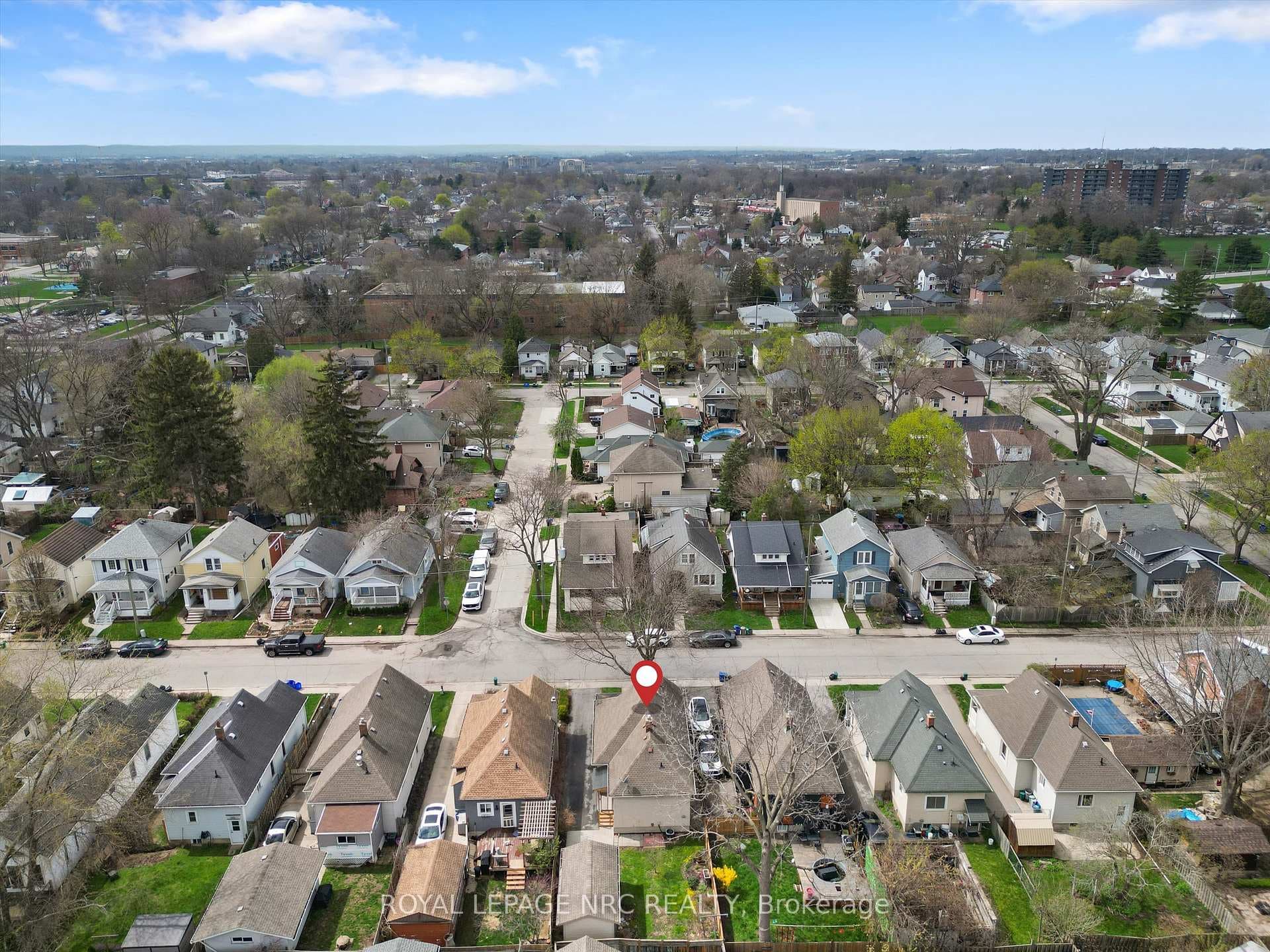 Character-Filled Tree-Lined Neighbourhood!