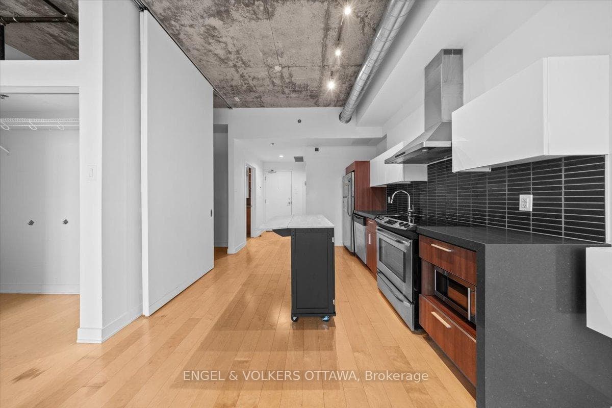 340 McLeod Street Unit 940 photo 3
