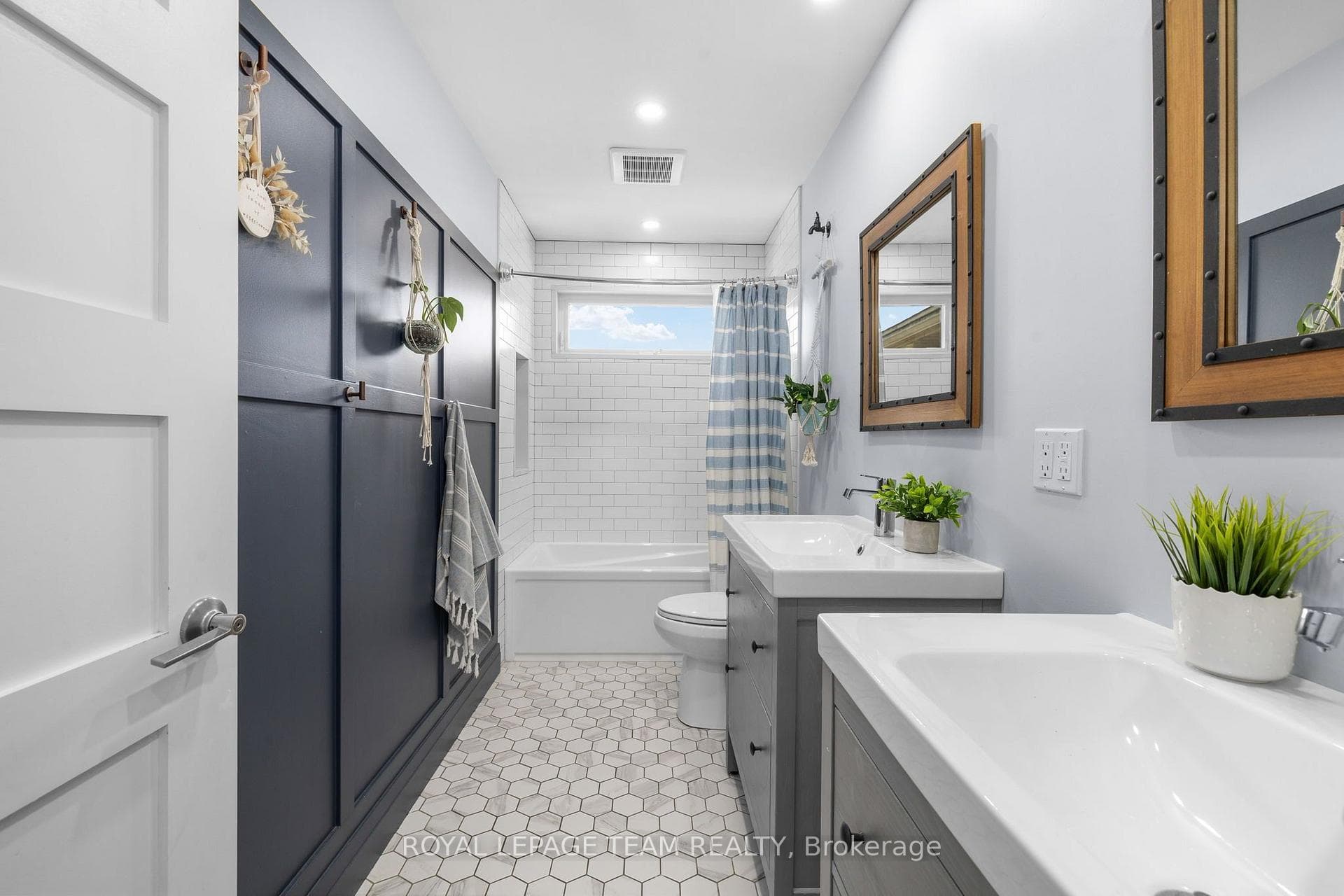 1683 River Road photo 28