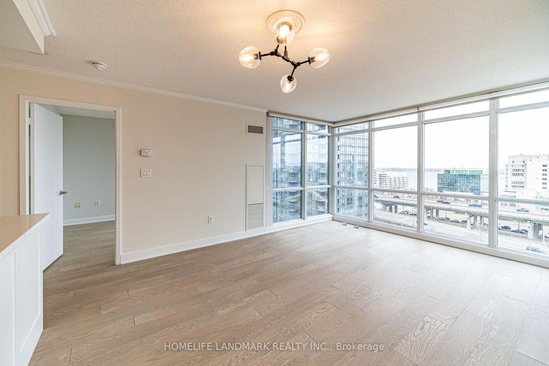 15 Fort York Boulevard Unit 1112 photo 5