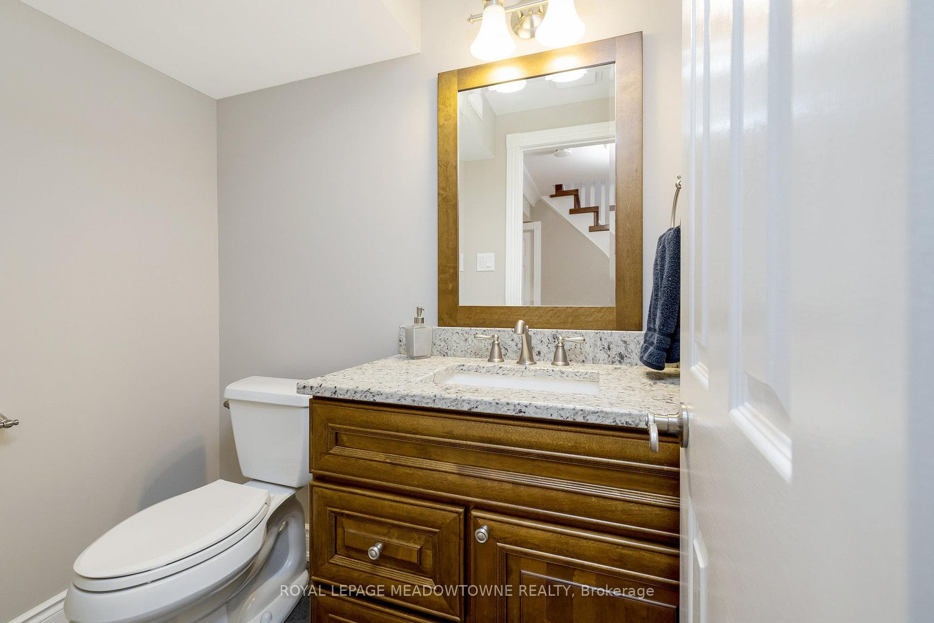 248 Randall Crescent photo 36