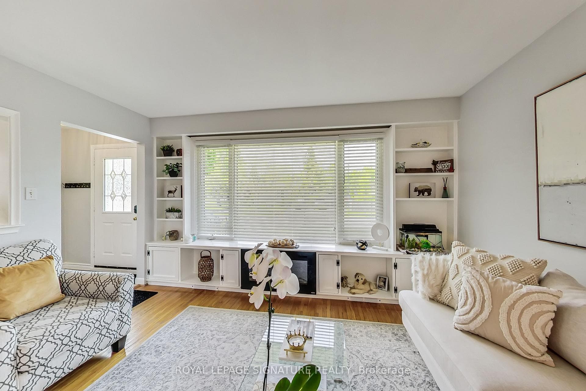 1258 Canvey Crescent photo 5