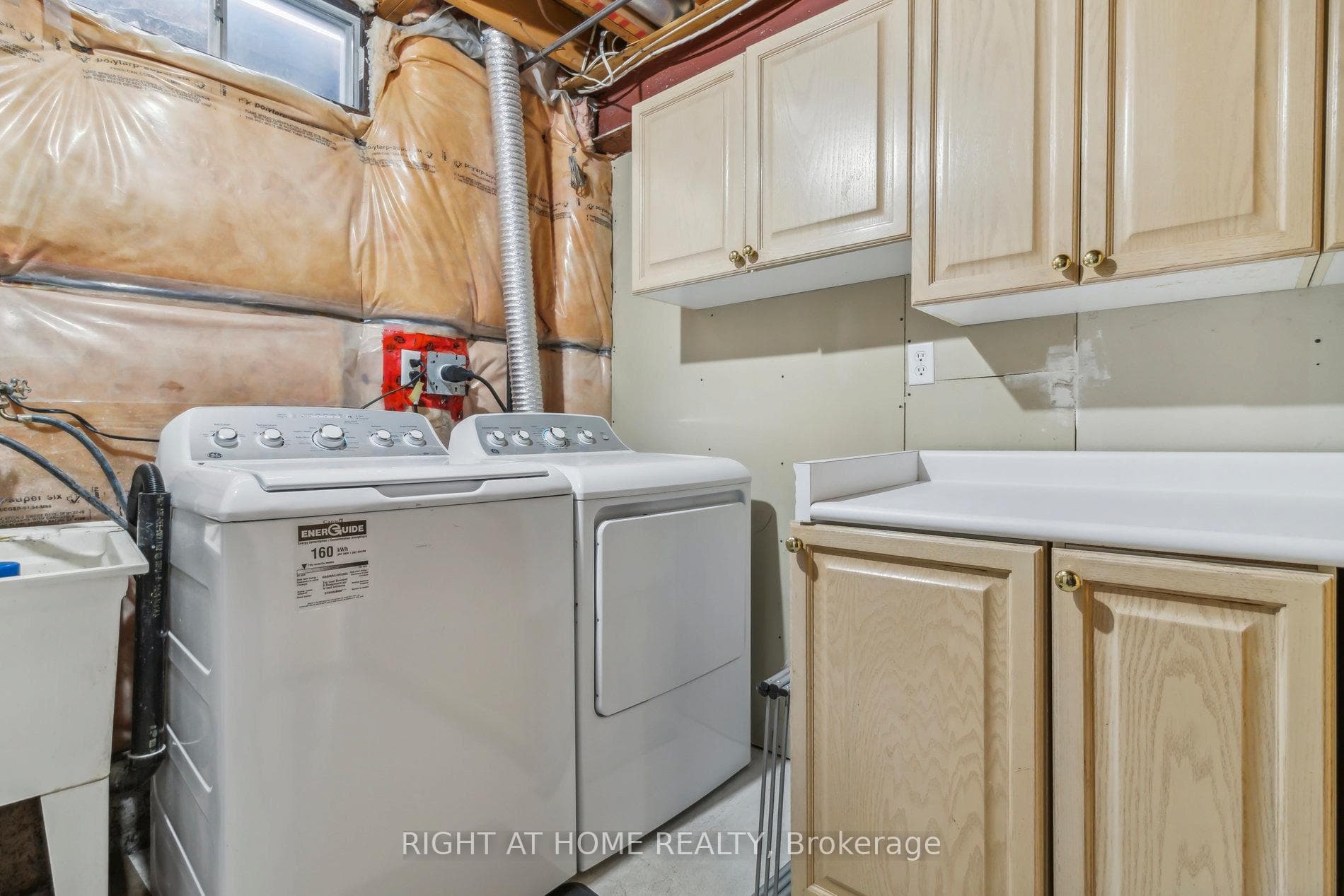 92 Depeuter Crescent photo 31