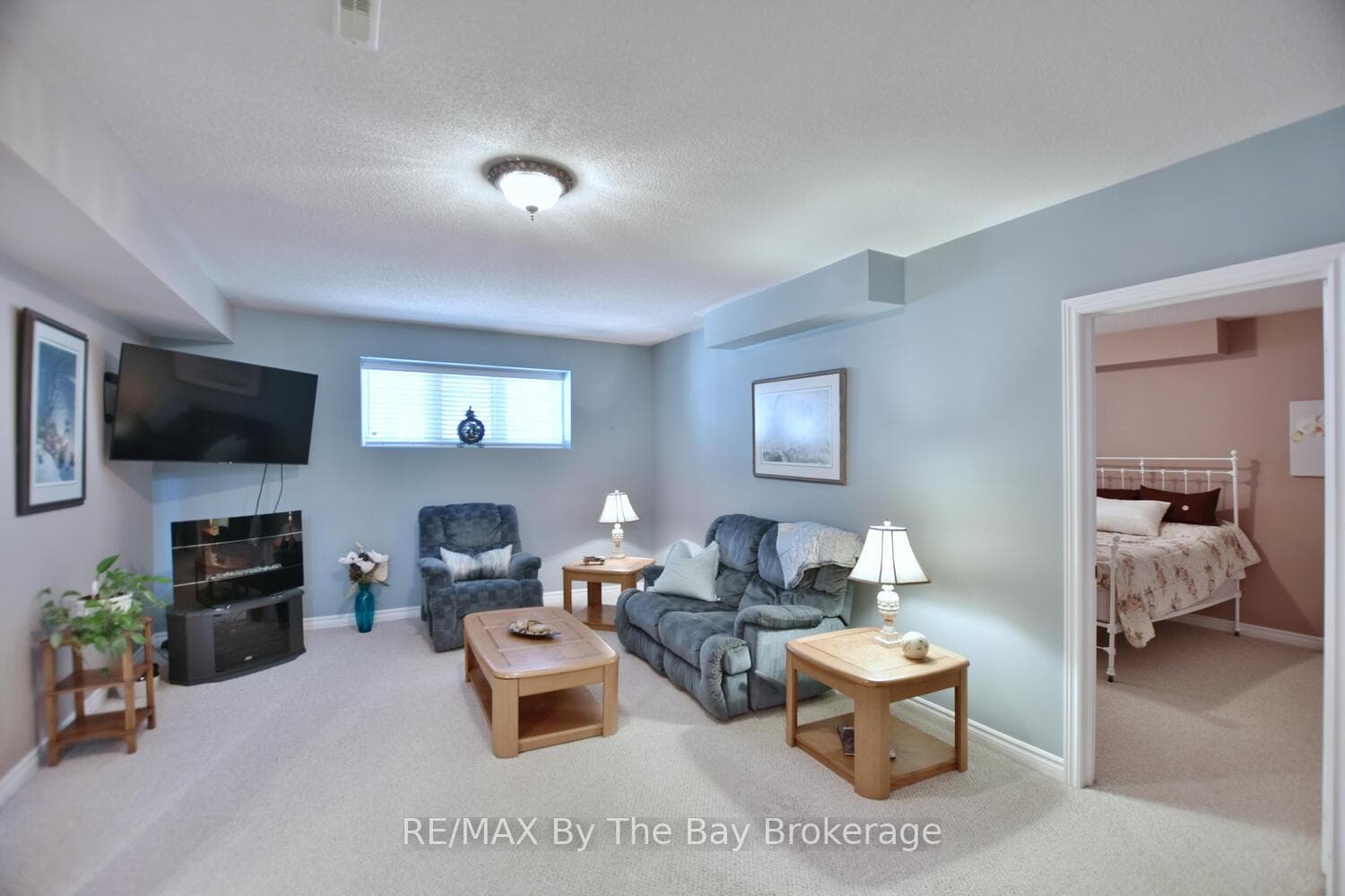 55 Oriole Crescent photo 26