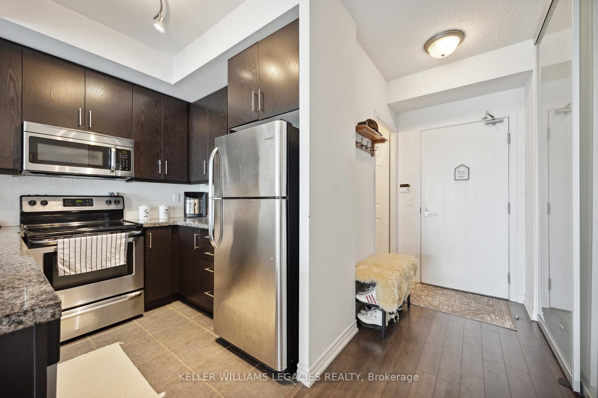 15 James Finlay Way Unit 1006 photo 4
