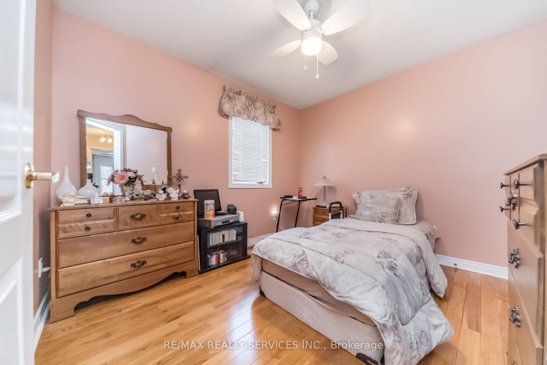 76 Leeward Drive photo 24