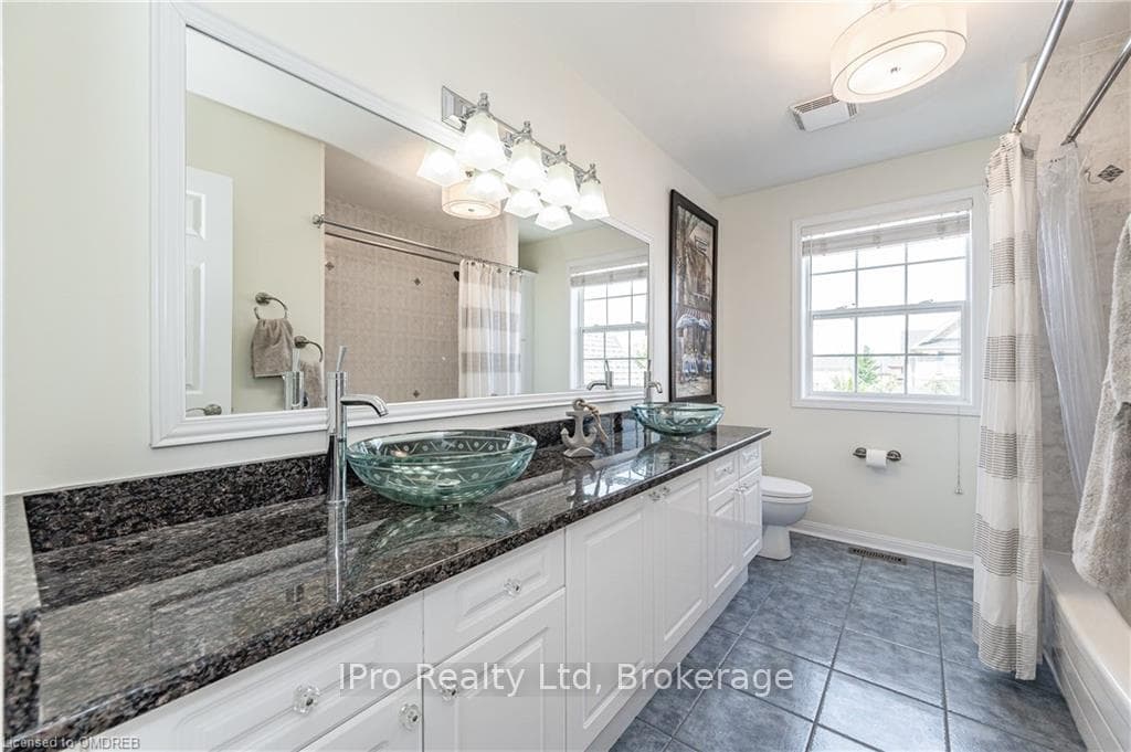 1005 LANCASTER Boulevard photo 13
