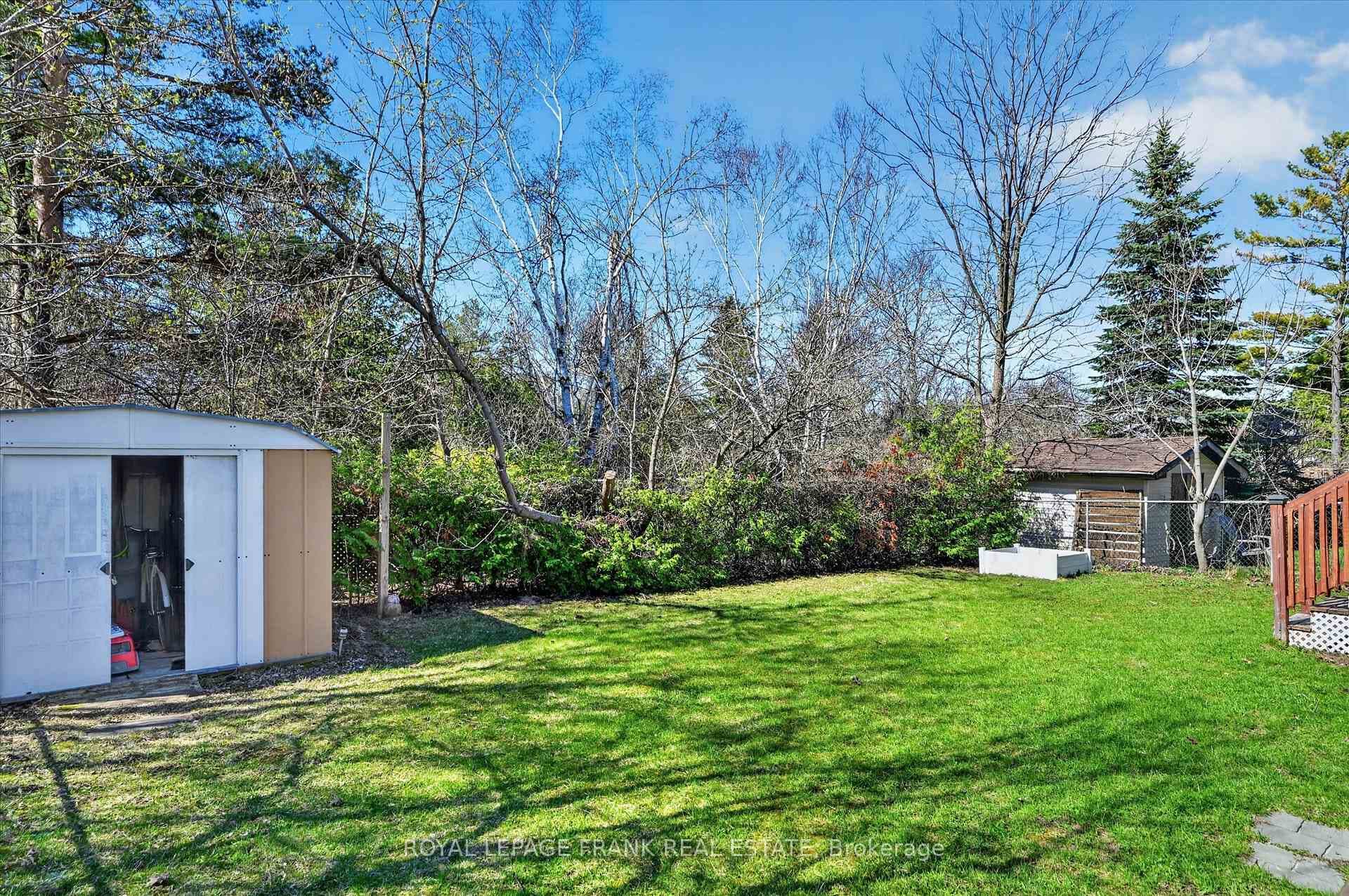 91 Rideau Crescent photo 42