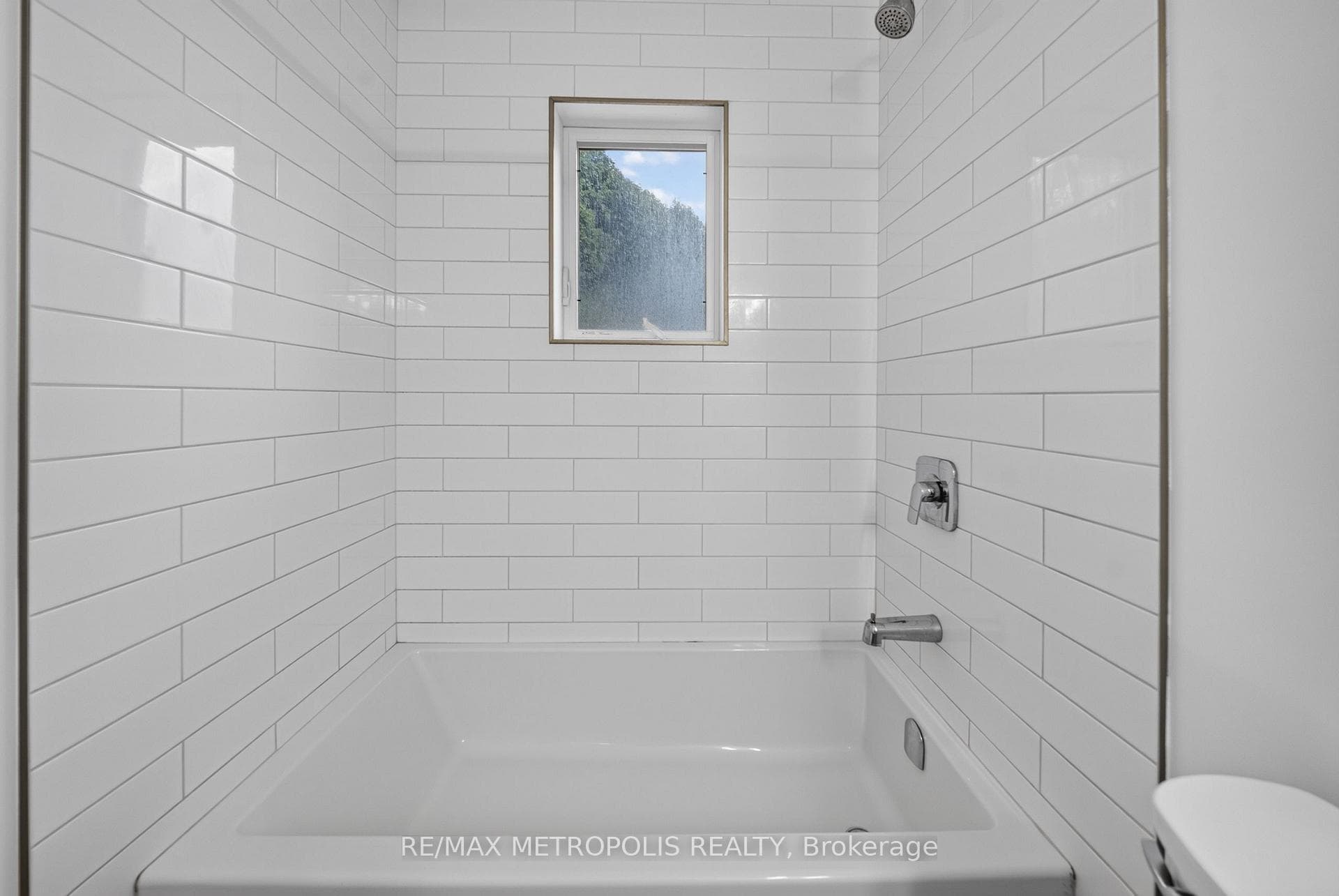 55 Russ Street photo 17