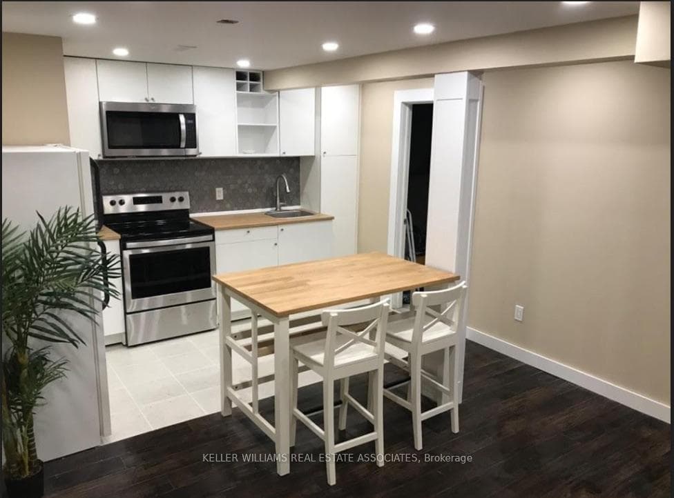 166 Country Club Drive photo 18