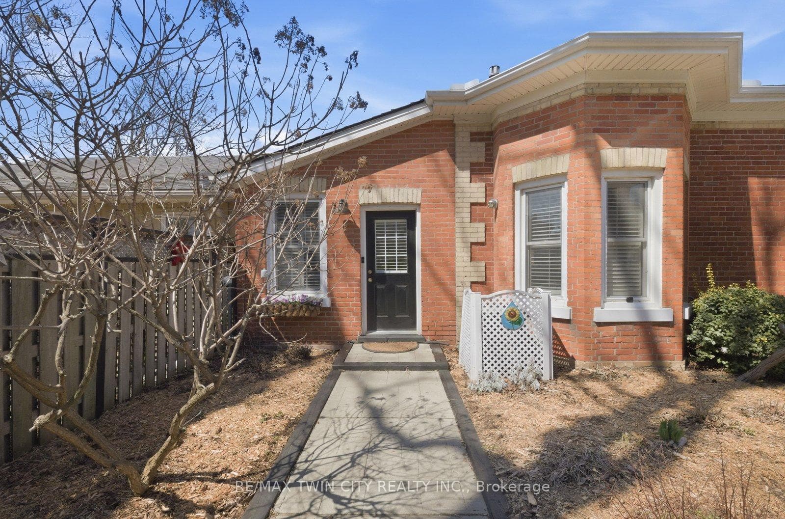 108 William Street photo 5