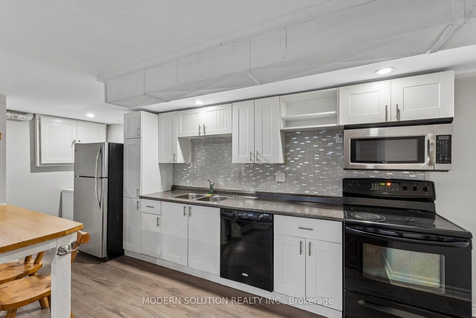 61 Godfrey Drive photo 28