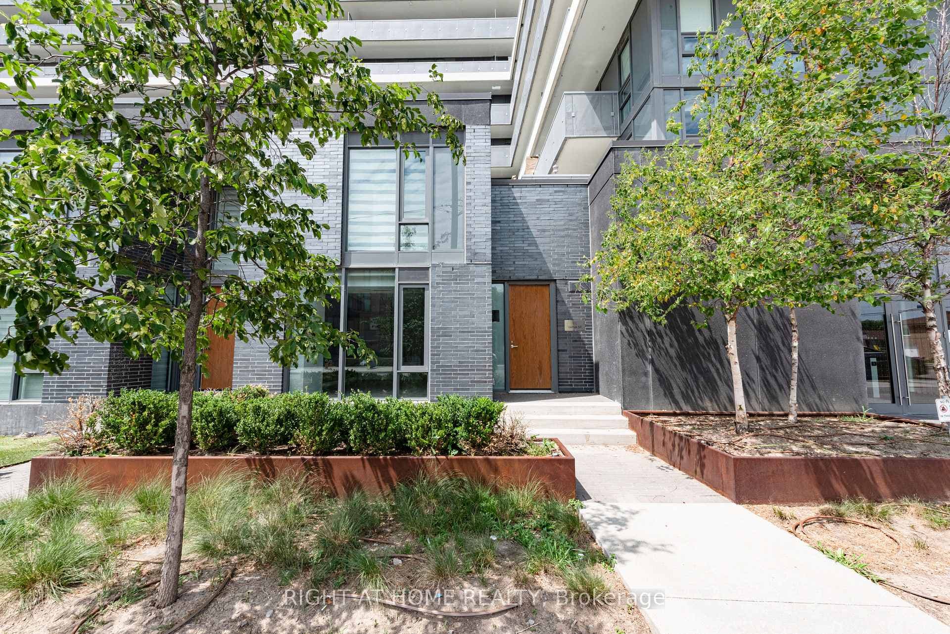 118 Varna Drive Unit 101 photo 27