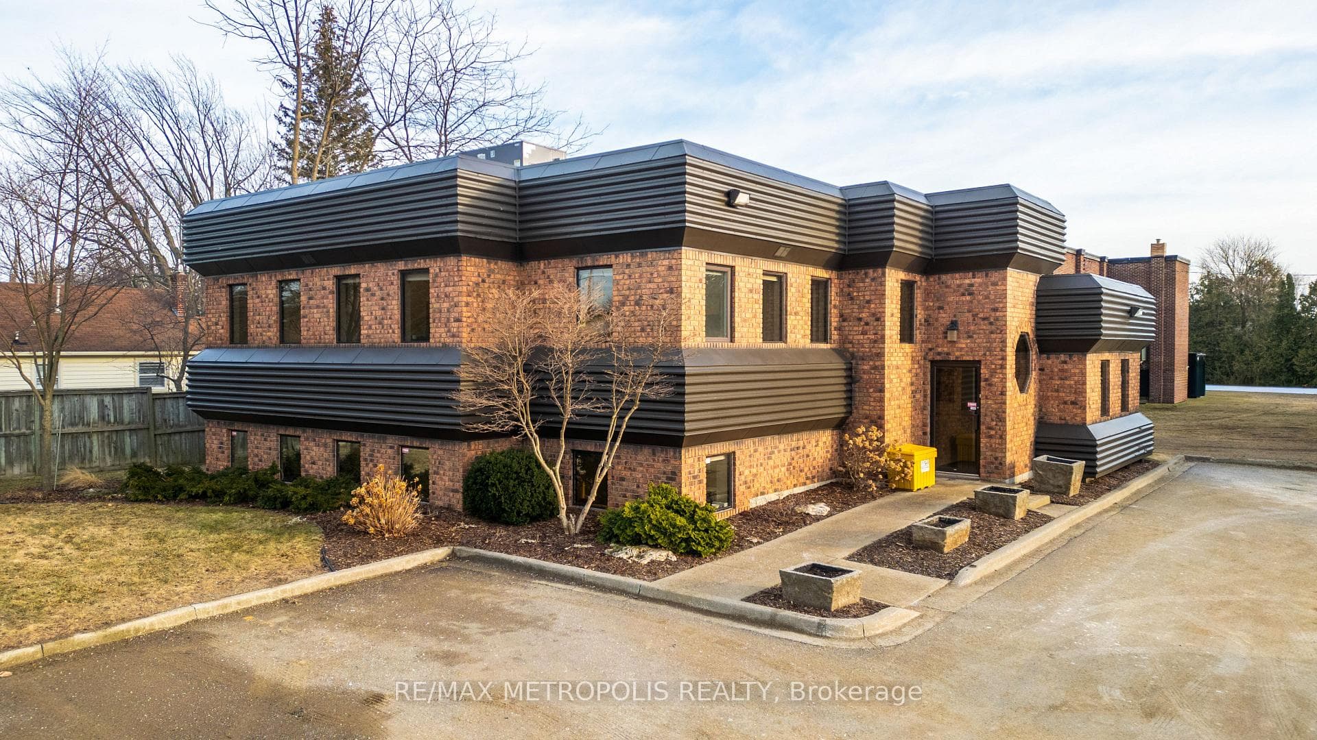 2695 Hamilton Road Unit B photo 1