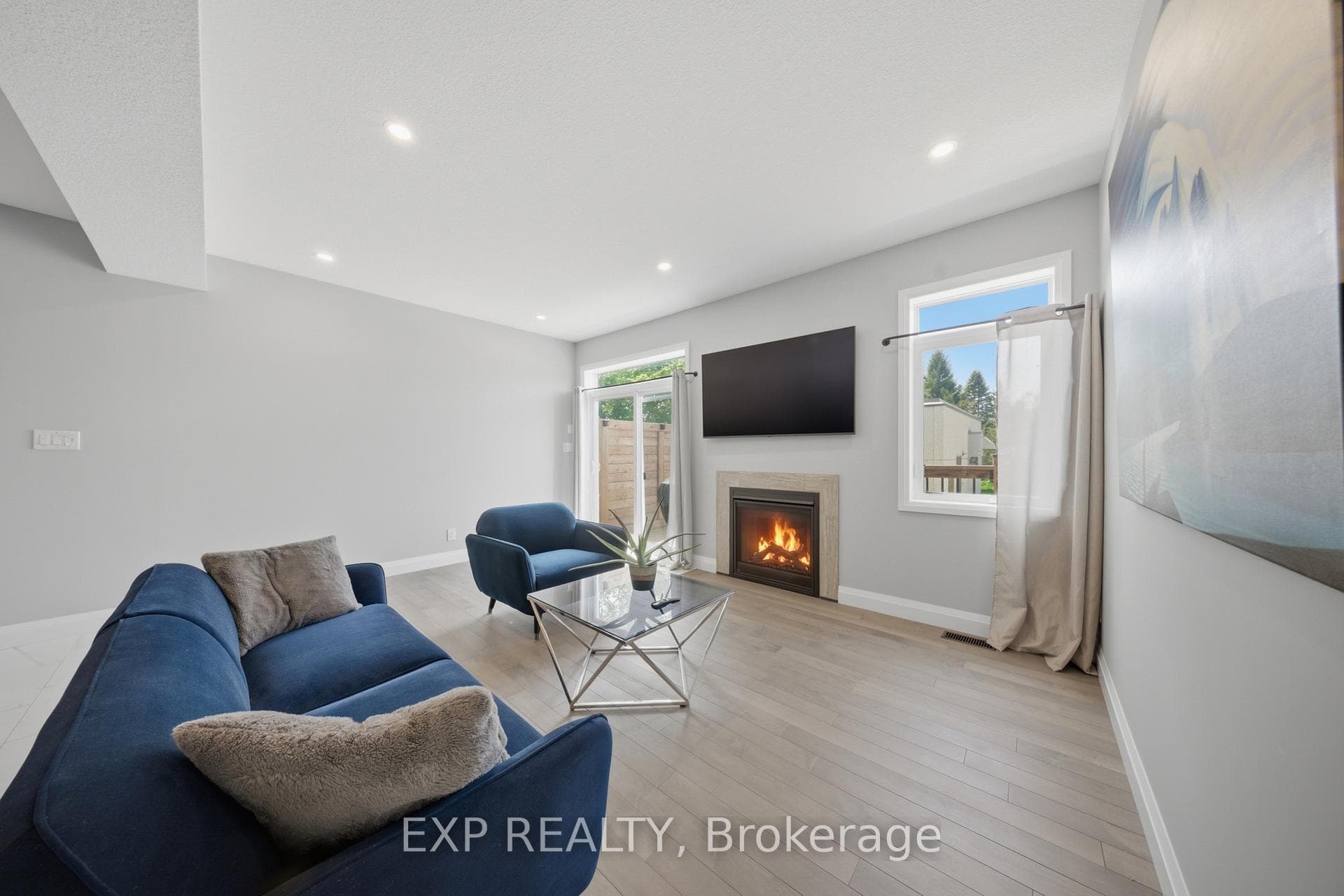 107 Stephenson Way photo 17